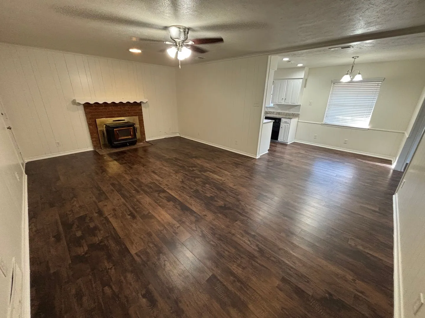 Single Family Residence For Rent in Dallas County , 1814 Bardfield Avenue, Garland, Texas 75041, 3 Bedroom, 2 Bathroom, 2 Garage spaces, 1,683 Sqft, built in 1966, mls#21417865, Real Estate Agent in Garland, Homes For Rent in Dallas county, Homes For Rent in Garland, Realtor in Garland Texas, Real Estate Brokerage Independent Realty Texas, Luminita Cordes Realtor