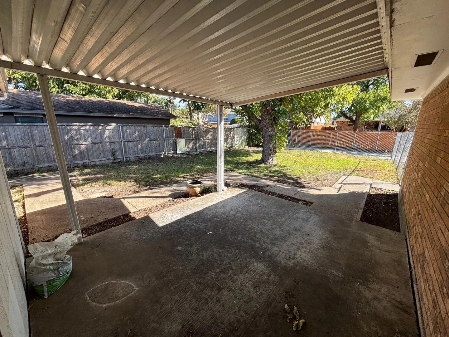 Single Family Residence For Rent in Dallas County , 1814 Bardfield Avenue, Garland, Texas 75041, 3 Bedroom, 2 Bathroom, 2 Garage spaces, 1,683 Sqft, built in 1966, mls#21417865, Real Estate Agent in Garland, Homes For Rent in Dallas county, Homes For Rent in Garland, Realtor in Garland Texas, Real Estate Brokerage Independent Realty Texas, Luminita Cordes Realtor
