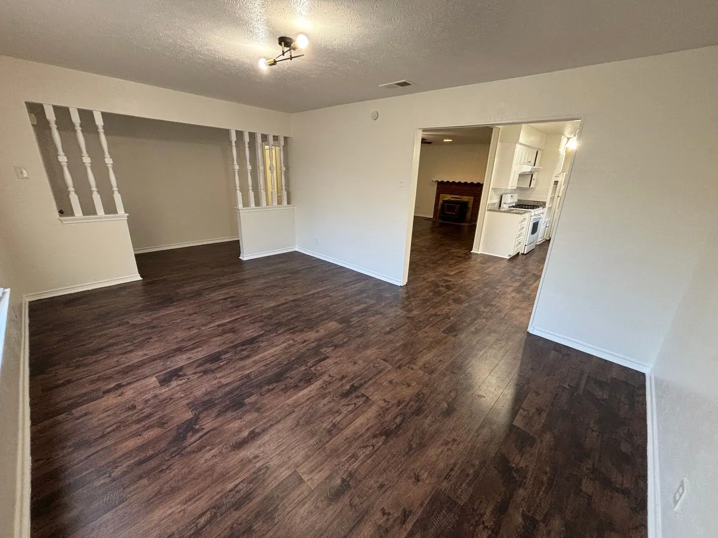 Single Family Residence For Rent in Dallas County , 1814 Bardfield Avenue, Garland, Texas 75041, 3 Bedroom, 2 Bathroom, 2 Garage spaces, 1,683 Sqft, built in 1966, mls#21417865, Real Estate Agent in Garland, Homes For Rent in Dallas county, Homes For Rent in Garland, Realtor in Garland Texas, Real Estate Brokerage Independent Realty Texas, Luminita Cordes Realtor