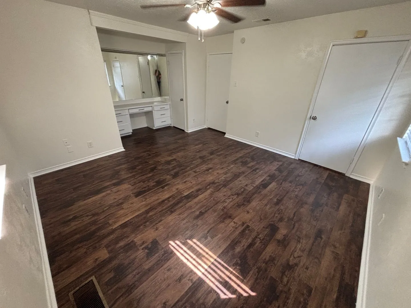 Single Family Residence For Rent in Dallas County , 1814 Bardfield Avenue, Garland, Texas 75041, 3 Bedroom, 2 Bathroom, 2 Garage spaces, 1,683 Sqft, built in 1966, mls#21417865, Real Estate Agent in Garland, Homes For Rent in Dallas county, Homes For Rent in Garland, Realtor in Garland Texas, Real Estate Brokerage Independent Realty Texas, Luminita Cordes Realtor