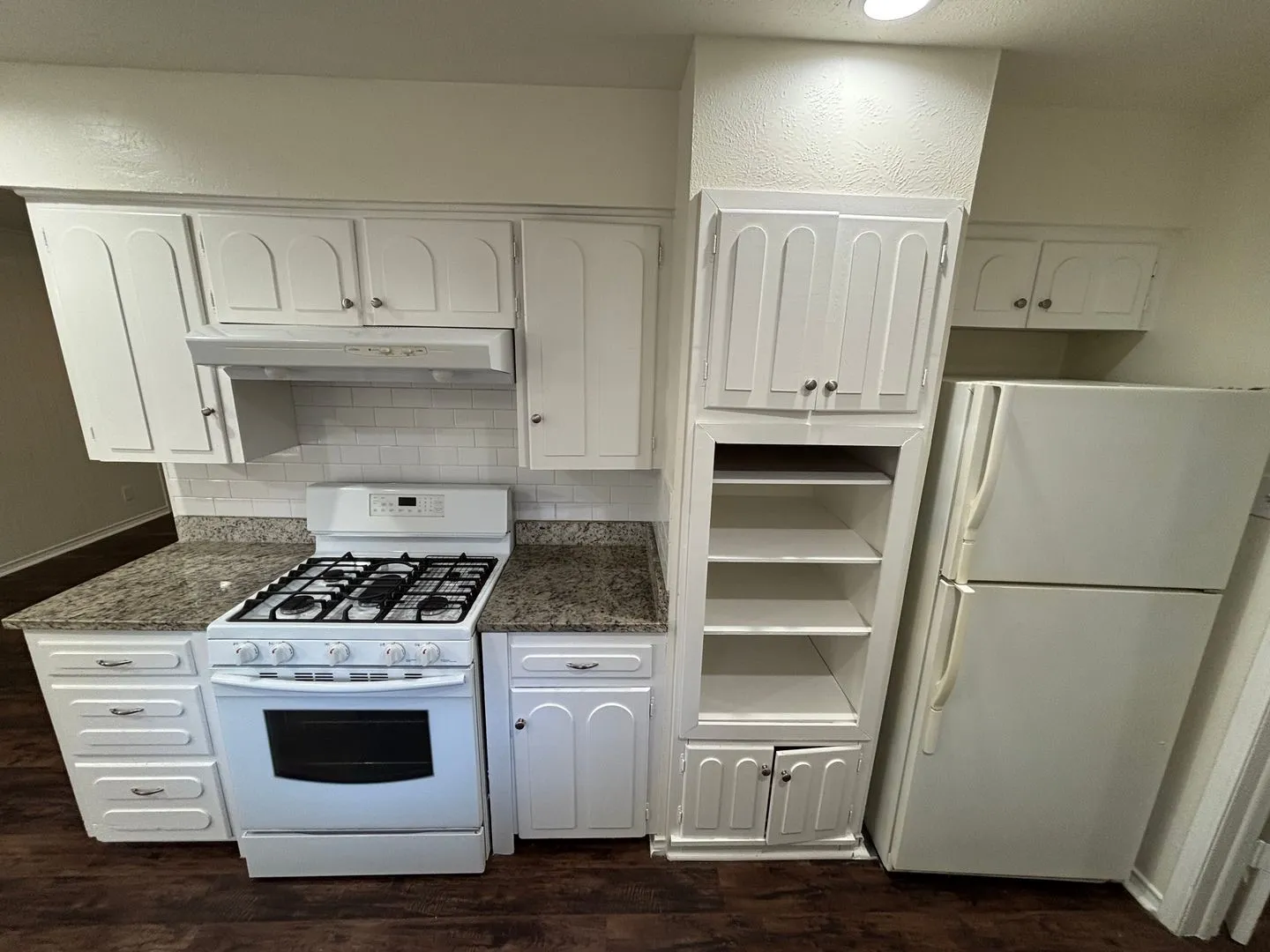 Single Family Residence For Rent in Dallas County , 1814 Bardfield Avenue, Garland, Texas 75041, 3 Bedroom, 2 Bathroom, 2 Garage spaces, 1,683 Sqft, built in 1966, mls#21417865, Real Estate Agent in Garland, Homes For Rent in Dallas county, Homes For Rent in Garland, Realtor in Garland Texas, Real Estate Brokerage Independent Realty Texas, Luminita Cordes Realtor
