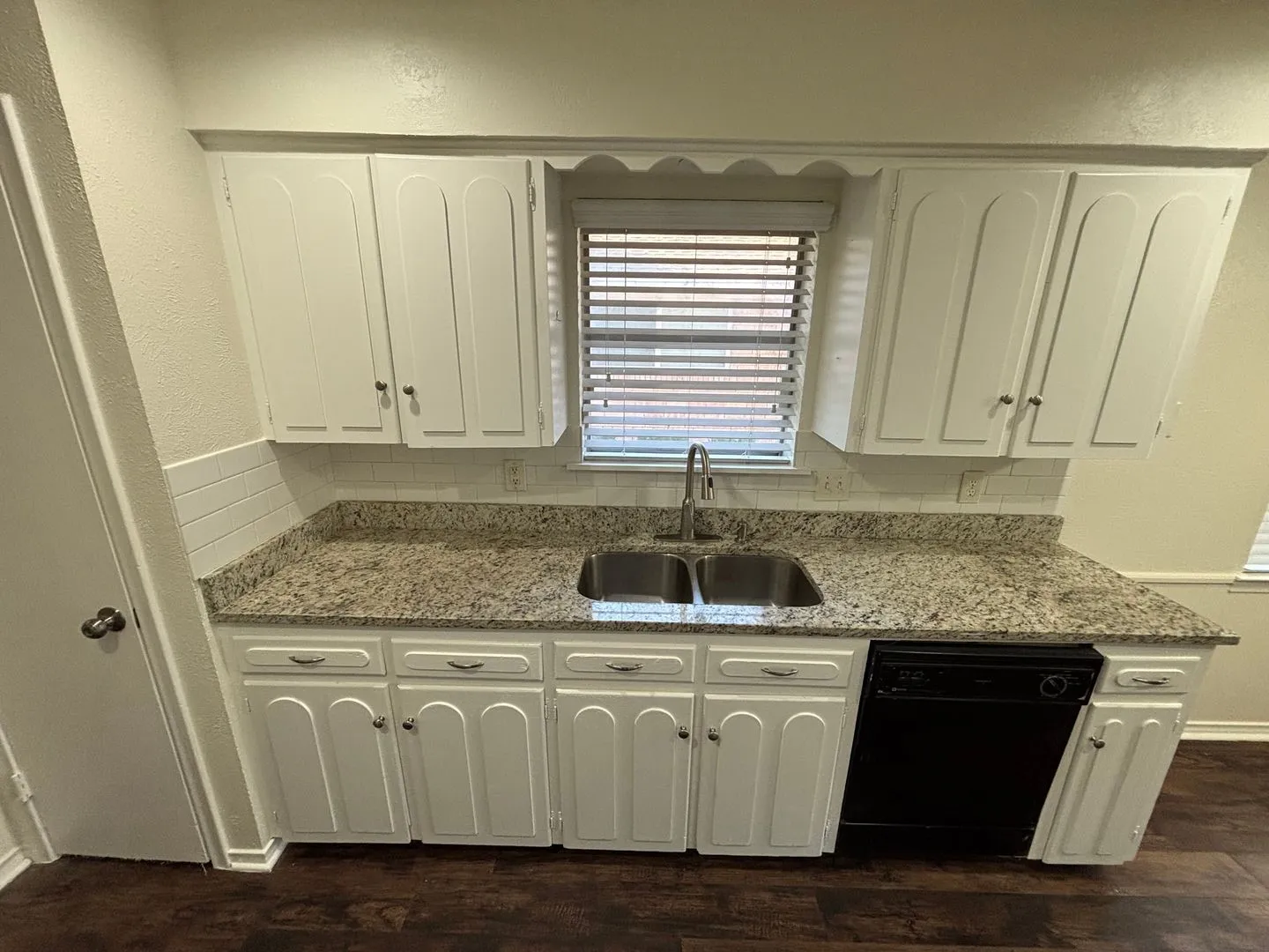 Single Family Residence For Rent in Dallas County , 1814 Bardfield Avenue, Garland, Texas 75041, 3 Bedroom, 2 Bathroom, 2 Garage spaces, 1,683 Sqft, built in 1966, mls#21417865, Real Estate Agent in Garland, Homes For Rent in Dallas county, Homes For Rent in Garland, Realtor in Garland Texas, Real Estate Brokerage Independent Realty Texas, Luminita Cordes Realtor