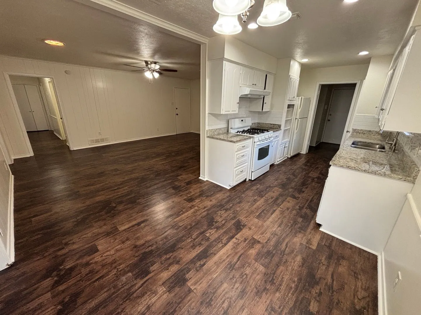Single Family Residence For Rent in Dallas County , 1814 Bardfield Avenue, Garland, Texas 75041, 3 Bedroom, 2 Bathroom, 2 Garage spaces, 1,683 Sqft, built in 1966, mls#21417865, Real Estate Agent in Garland, Homes For Rent in Dallas county, Homes For Rent in Garland, Realtor in Garland Texas, Real Estate Brokerage Independent Realty Texas, Luminita Cordes Realtor