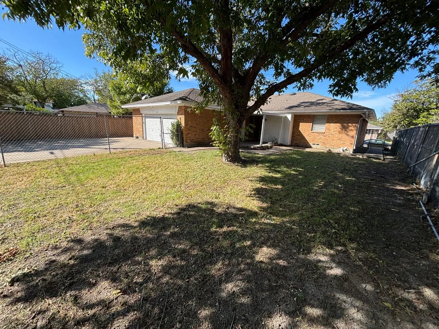 Single Family Residence For Rent in Dallas County , 1814 Bardfield Avenue, Garland, Texas 75041, 3 Bedroom, 2 Bathroom, 2 Garage spaces, 1,683 Sqft, built in 1966, mls#21417865, Real Estate Agent in Garland, Homes For Rent in Dallas county, Homes For Rent in Garland, Realtor in Garland Texas, Real Estate Brokerage Independent Realty Texas, Luminita Cordes Realtor