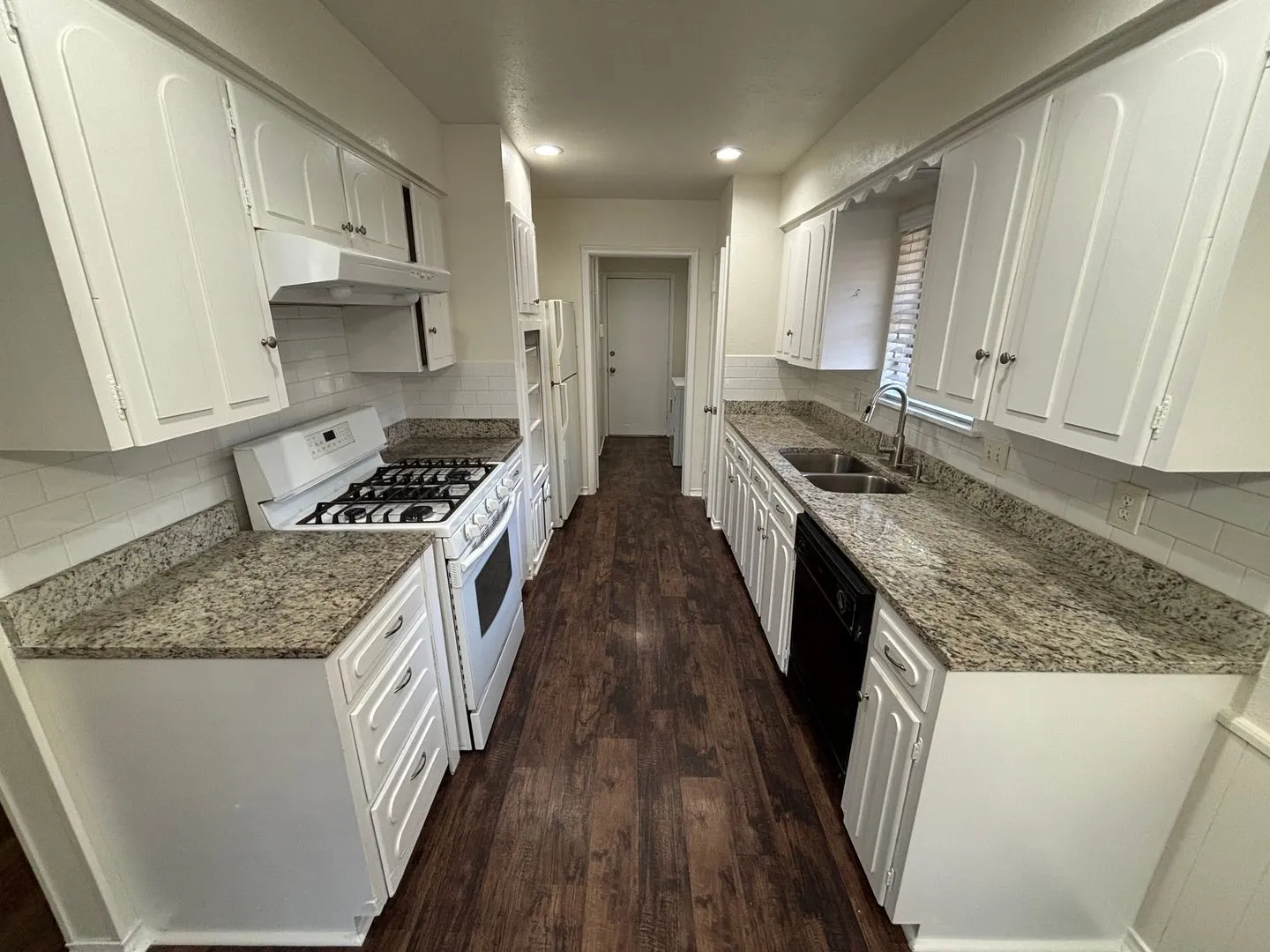 Single Family Residence For Rent in Dallas County , 1814 Bardfield Avenue, Garland, Texas 75041, 3 Bedroom, 2 Bathroom, 2 Garage spaces, 1,683 Sqft, built in 1966, mls#21417865, Real Estate Agent in Garland, Homes For Rent in Dallas county, Homes For Rent in Garland, Realtor in Garland Texas, Real Estate Brokerage Independent Realty Texas, Luminita Cordes Realtor