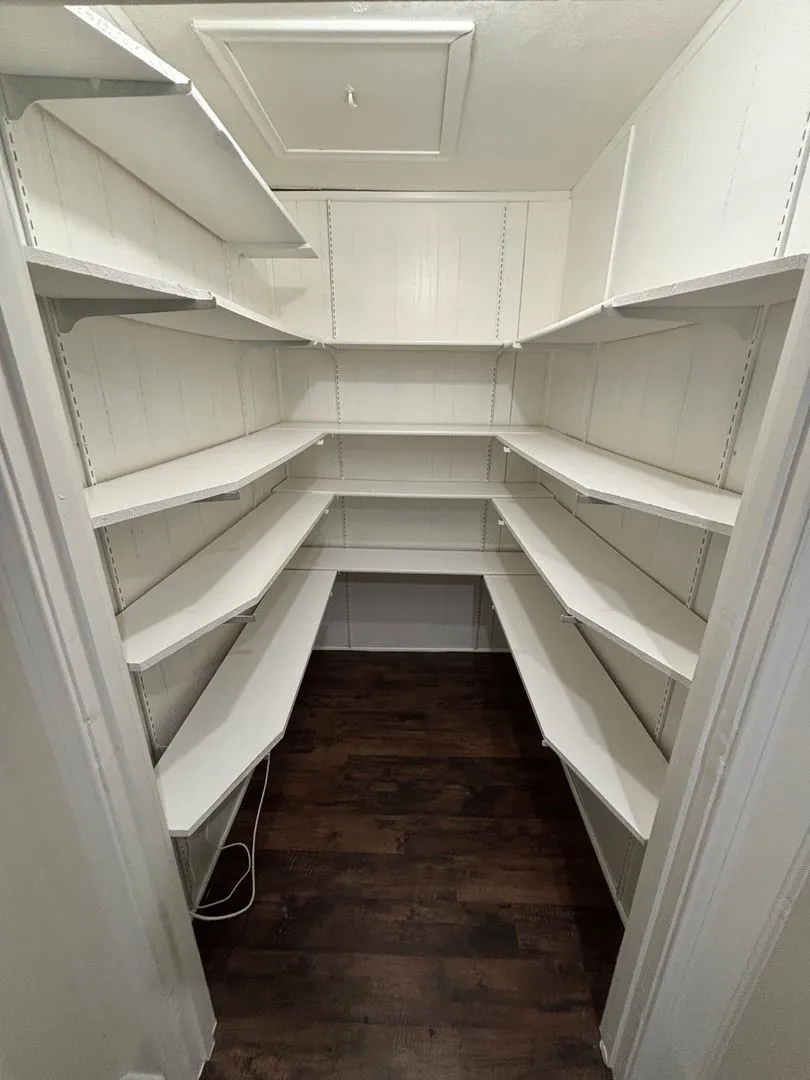 Single Family Residence For Rent in Dallas County , 1814 Bardfield Avenue, Garland, Texas 75041, 3 Bedroom, 2 Bathroom, 2 Garage spaces, 1,683 Sqft, built in 1966, mls#21417865, Real Estate Agent in Garland, Homes For Rent in Dallas county, Homes For Rent in Garland, Realtor in Garland Texas, Real Estate Brokerage Independent Realty Texas, Luminita Cordes Realtor