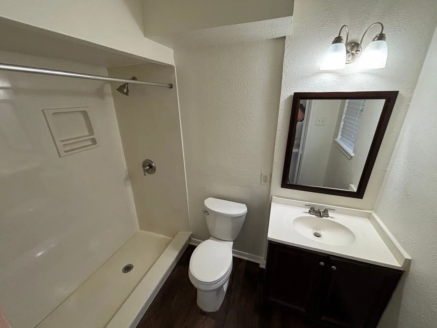 Single Family Residence For Rent in Dallas County , 1814 Bardfield Avenue, Garland, Texas 75041, 3 Bedroom, 2 Bathroom, 2 Garage spaces, 1,683 Sqft, built in 1966, mls#21417865, Real Estate Agent in Garland, Homes For Rent in Dallas county, Homes For Rent in Garland, Realtor in Garland Texas, Real Estate Brokerage Independent Realty Texas, Luminita Cordes Realtor