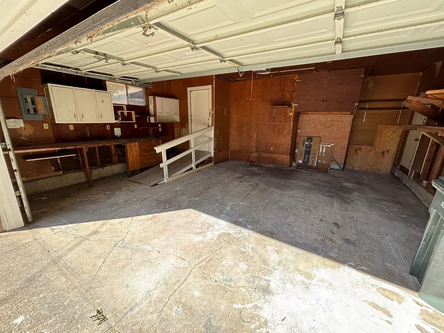 Single Family Residence For Rent in Dallas County , 1814 Bardfield Avenue, Garland, Texas 75041, 3 Bedroom, 2 Bathroom, 2 Garage spaces, 1,683 Sqft, built in 1966, mls#21417865, Real Estate Agent in Garland, Homes For Rent in Dallas county, Homes For Rent in Garland, Realtor in Garland Texas, Real Estate Brokerage Independent Realty Texas, Luminita Cordes Realtor