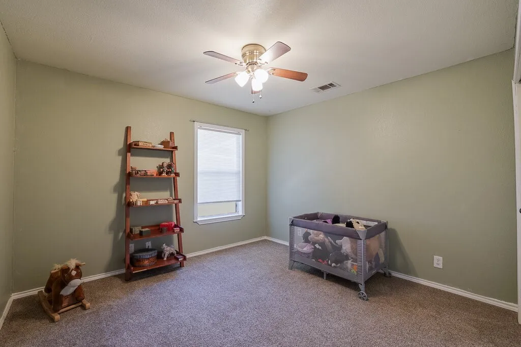 Single Family Residence For Sale in Johnson County , 10701 Fm 916, Grandview, Texas 76050, 3 Bedroom, 2 Bathroom, Garage spaces, 1,736 Sqft, built in 1995, mls#21415179, Real Estate Agent in Grandview, Homes For Sale in Johnson county, Homes For Sale in Grandview, Realtor in Grandview Texas, Real Estate Brokerage Independent Realty Texas, Luminita Cordes Realtor