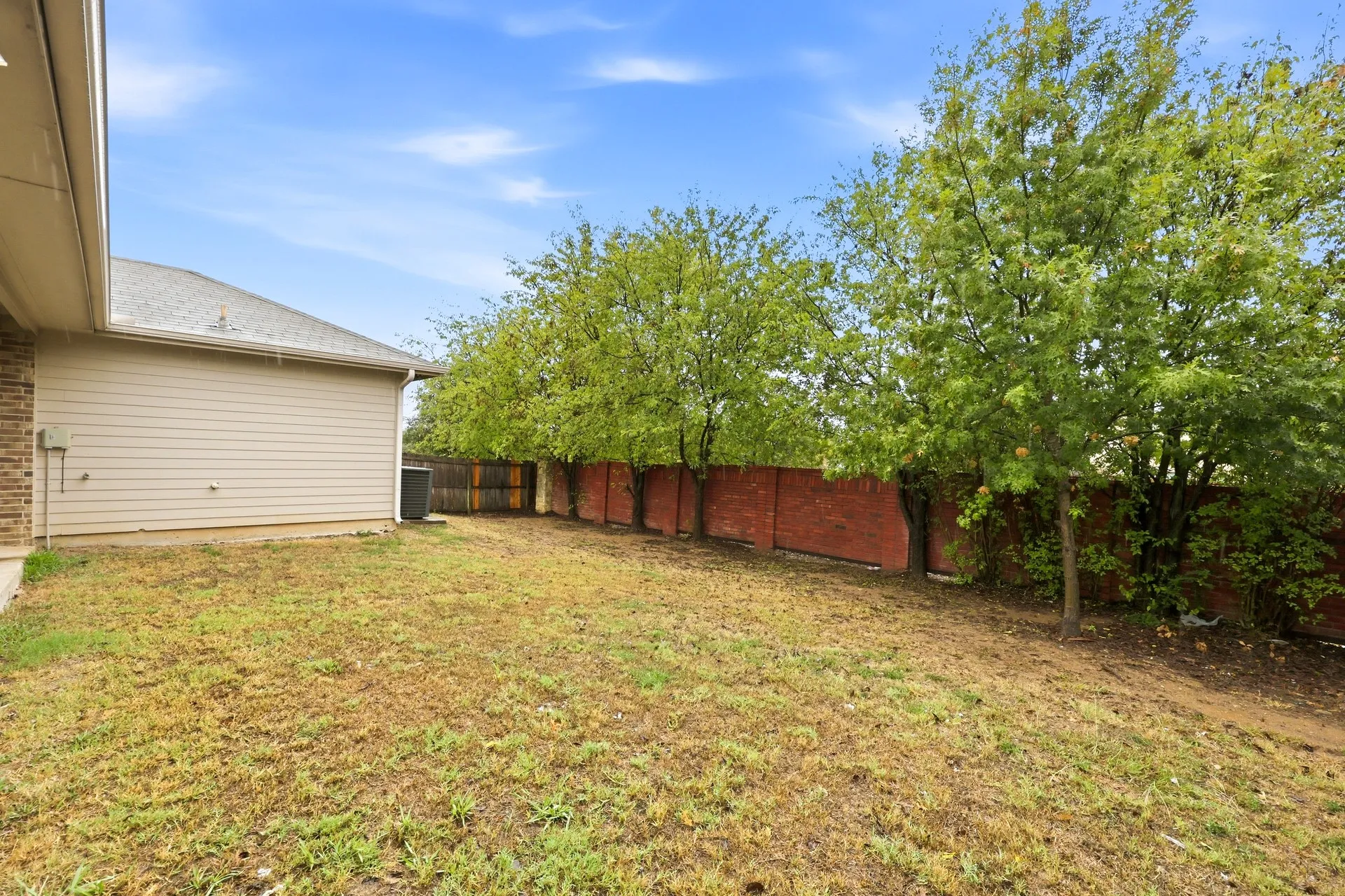 Single Family Residence For Rent in Dallas County , 15626 Gatsby Lane, Dallas, Texas 75253, 3 Bedroom, 2 Bathroom, 2 Garage spaces, 2,162 Sqft, built in 2016, mls#21418145, Real Estate Agent in Dallas, Homes For Rent in Dallas county, Homes For Rent in Dallas, Realtor in Dallas Texas, Real Estate Brokerage Independent Realty Texas, Luminita Cordes Realtor