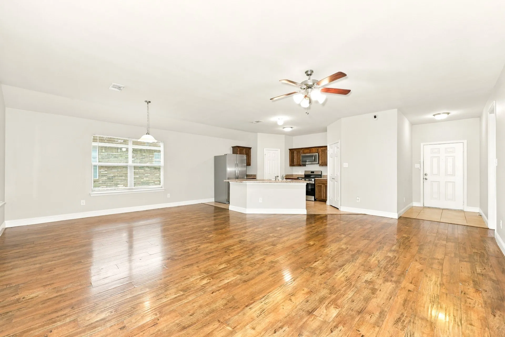 Single Family Residence For Rent in Dallas County , 15626 Gatsby Lane, Dallas, Texas 75253, 3 Bedroom, 2 Bathroom, 2 Garage spaces, 2,162 Sqft, built in 2016, mls#21418145, Real Estate Agent in Dallas, Homes For Rent in Dallas county, Homes For Rent in Dallas, Realtor in Dallas Texas, Real Estate Brokerage Independent Realty Texas, Luminita Cordes Realtor