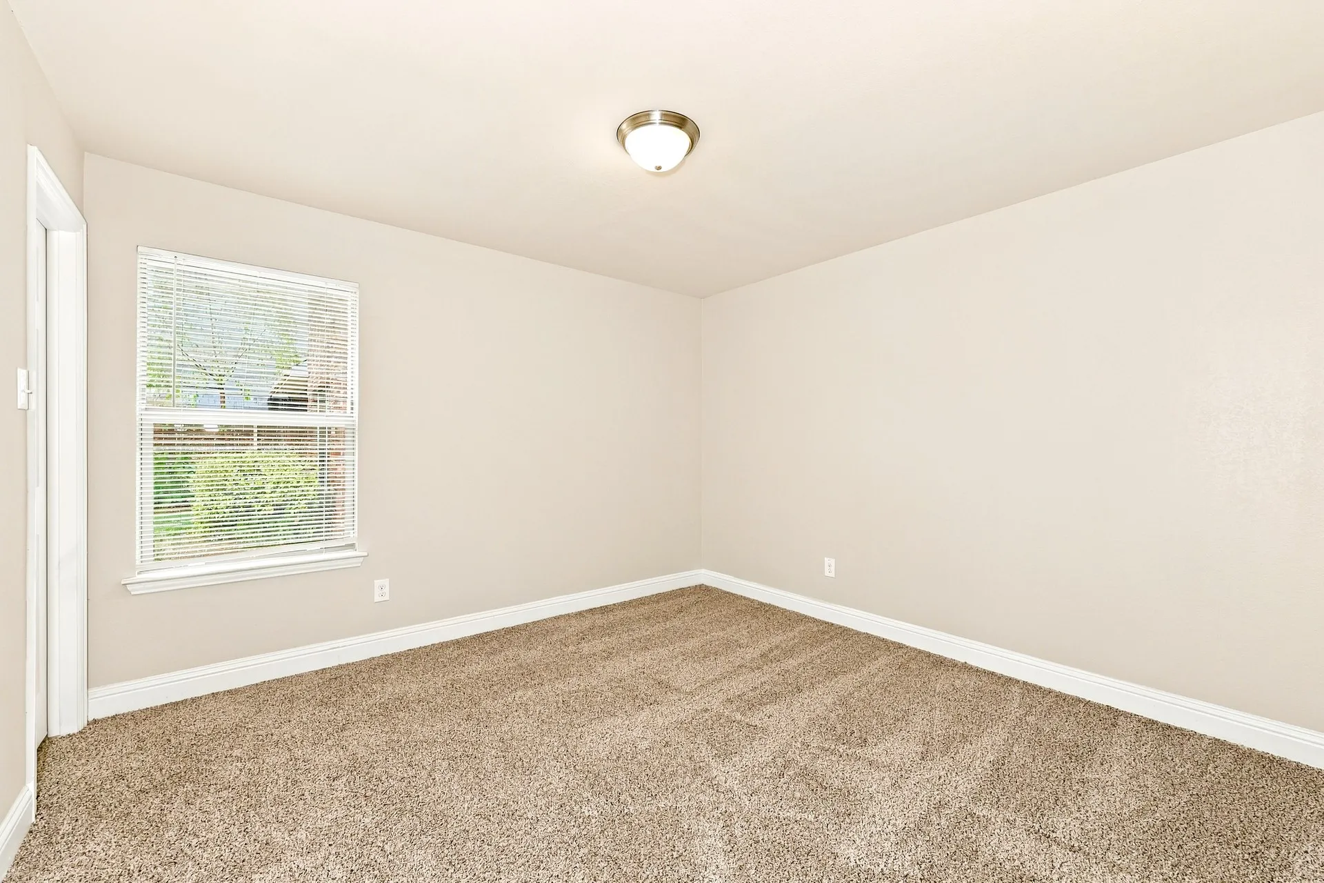 Single Family Residence For Rent in Dallas County , 15626 Gatsby Lane, Dallas, Texas 75253, 3 Bedroom, 2 Bathroom, 2 Garage spaces, 2,162 Sqft, built in 2016, mls#21418145, Real Estate Agent in Dallas, Homes For Rent in Dallas county, Homes For Rent in Dallas, Realtor in Dallas Texas, Real Estate Brokerage Independent Realty Texas, Luminita Cordes Realtor