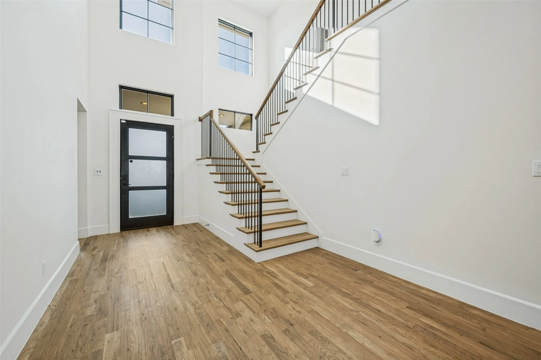 Single Family Residence For Sale in Tarrant County , 9704 Latour Court, Fort Worth, Texas 76126, 5 Bedroom, 5 Bathroom, 3 Garage spaces, 4,005 Sqft, built in 2021, mls#21410410, Real Estate Agent in Fort Worth, Homes For Sale in Tarrant county, Homes For Sale in Fort Worth, Realtor in Fort Worth Texas, Real Estate Brokerage Independent Realty Texas, Luminita Cordes Realtor