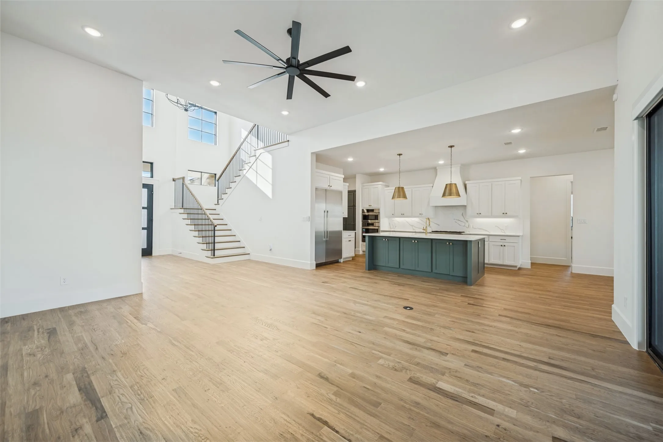 Single Family Residence For Sale in Tarrant County , 9704 Latour Court, Fort Worth, Texas 76126, 5 Bedroom, 5 Bathroom, 3 Garage spaces, 4,005 Sqft, built in 2021, mls#21410410, Real Estate Agent in Fort Worth, Homes For Sale in Tarrant county, Homes For Sale in Fort Worth, Realtor in Fort Worth Texas, Real Estate Brokerage Independent Realty Texas, Luminita Cordes Realtor