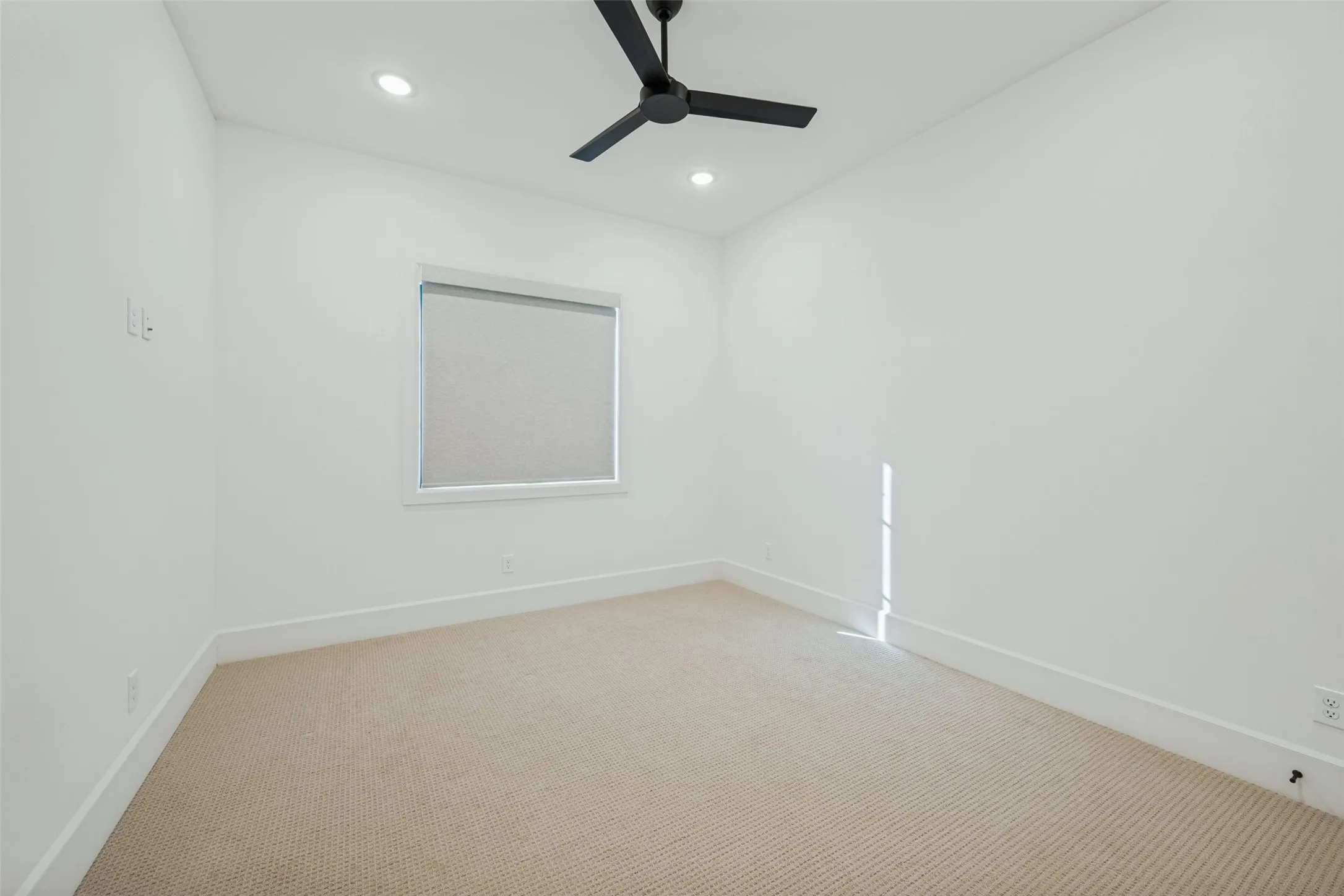 Single Family Residence For Sale in Tarrant County , 9704 Latour Court, Fort Worth, Texas 76126, 5 Bedroom, 5 Bathroom, 3 Garage spaces, 4,005 Sqft, built in 2021, mls#21410410, Real Estate Agent in Fort Worth, Homes For Sale in Tarrant county, Homes For Sale in Fort Worth, Realtor in Fort Worth Texas, Real Estate Brokerage Independent Realty Texas, Luminita Cordes Realtor