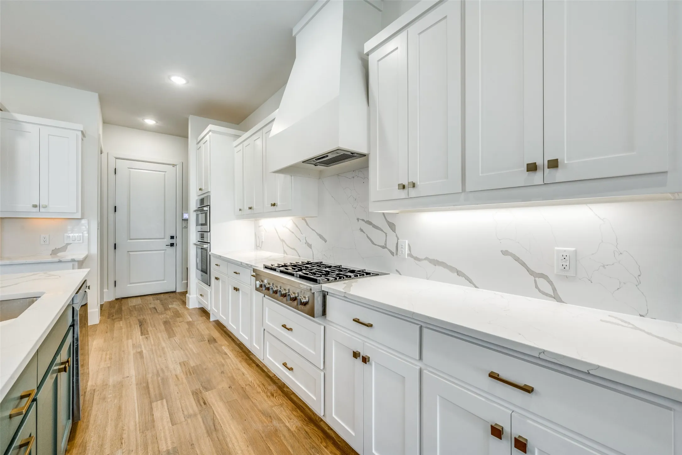 Single Family Residence For Sale in Tarrant County , 9704 Latour Court, Fort Worth, Texas 76126, 5 Bedroom, 5 Bathroom, 3 Garage spaces, 4,005 Sqft, built in 2021, mls#21410410, Real Estate Agent in Fort Worth, Homes For Sale in Tarrant county, Homes For Sale in Fort Worth, Realtor in Fort Worth Texas, Real Estate Brokerage Independent Realty Texas, Luminita Cordes Realtor