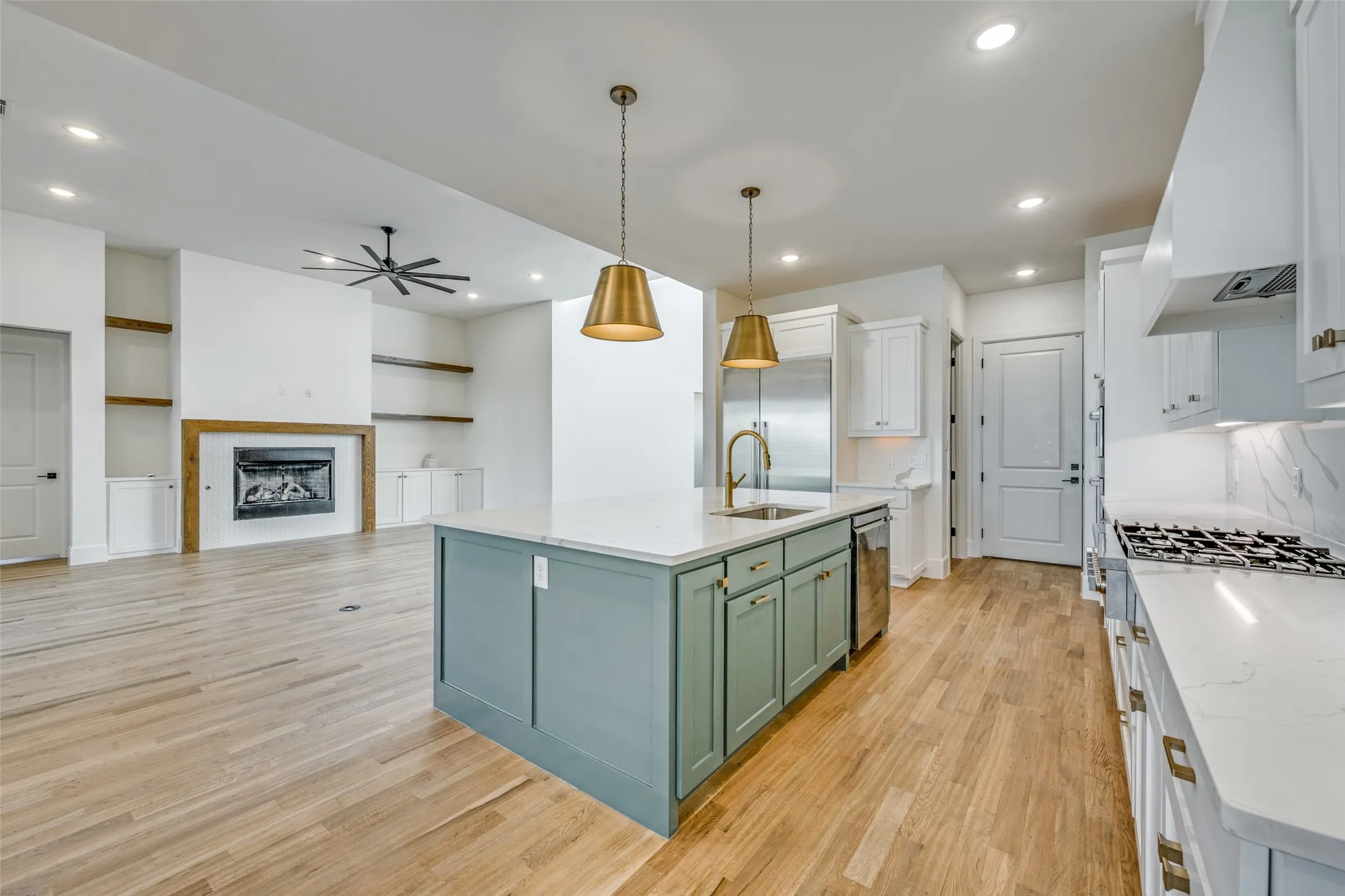 Single Family Residence For Sale in Tarrant County , 9704 Latour Court, Fort Worth, Texas 76126, 5 Bedroom, 5 Bathroom, 3 Garage spaces, 4,005 Sqft, built in 2021, mls#21410410, Real Estate Agent in Fort Worth, Homes For Sale in Tarrant county, Homes For Sale in Fort Worth, Realtor in Fort Worth Texas, Real Estate Brokerage Independent Realty Texas, Luminita Cordes Realtor