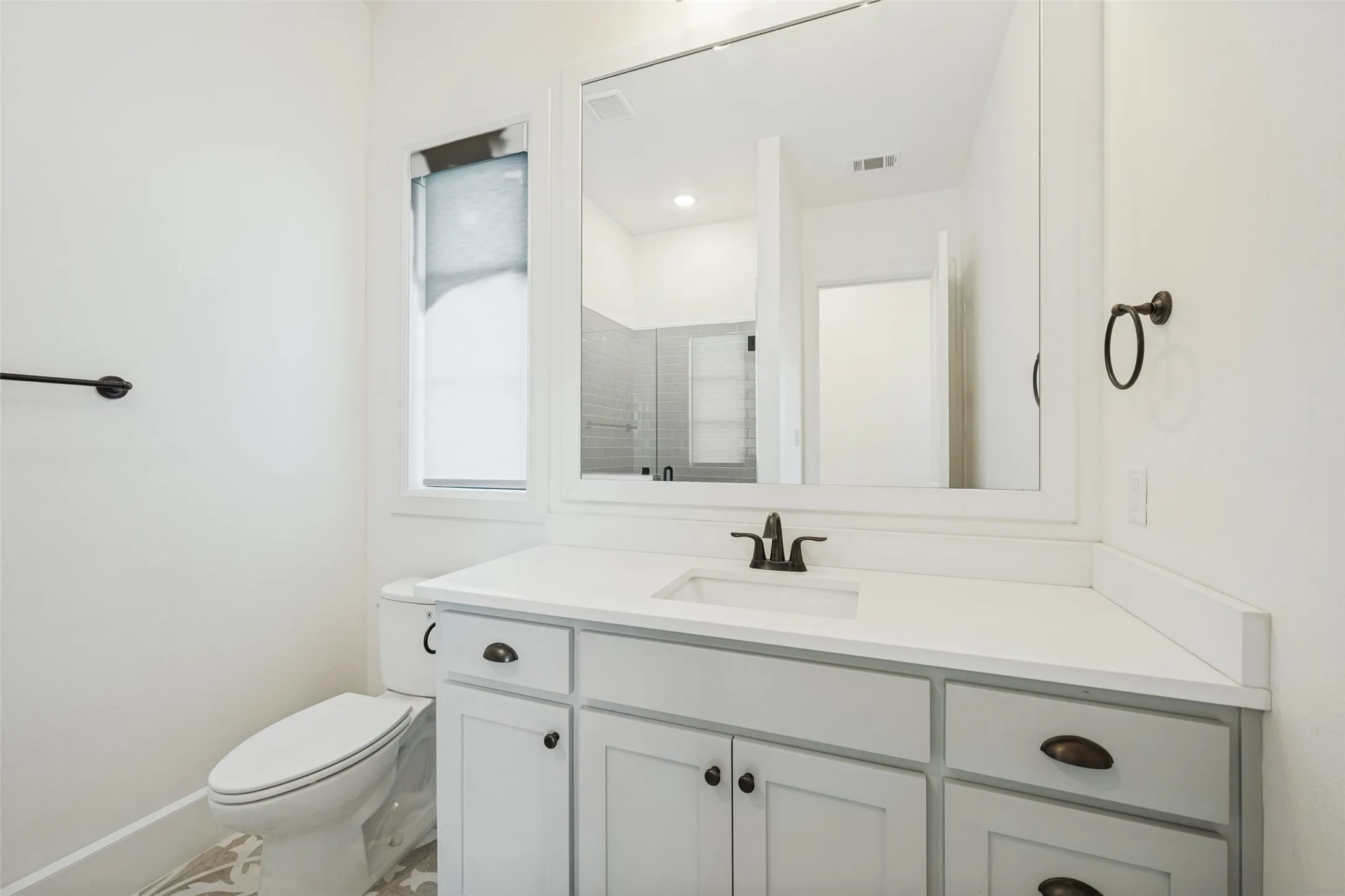 Single Family Residence For Sale in Tarrant County , 9704 Latour Court, Fort Worth, Texas 76126, 5 Bedroom, 5 Bathroom, 3 Garage spaces, 4,005 Sqft, built in 2021, mls#21410410, Real Estate Agent in Fort Worth, Homes For Sale in Tarrant county, Homes For Sale in Fort Worth, Realtor in Fort Worth Texas, Real Estate Brokerage Independent Realty Texas, Luminita Cordes Realtor