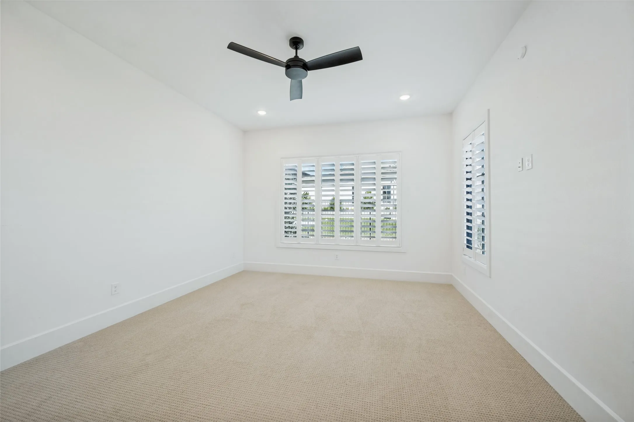 Single Family Residence For Sale in Tarrant County , 9704 Latour Court, Fort Worth, Texas 76126, 5 Bedroom, 5 Bathroom, 3 Garage spaces, 4,005 Sqft, built in 2021, mls#21410410, Real Estate Agent in Fort Worth, Homes For Sale in Tarrant county, Homes For Sale in Fort Worth, Realtor in Fort Worth Texas, Real Estate Brokerage Independent Realty Texas, Luminita Cordes Realtor