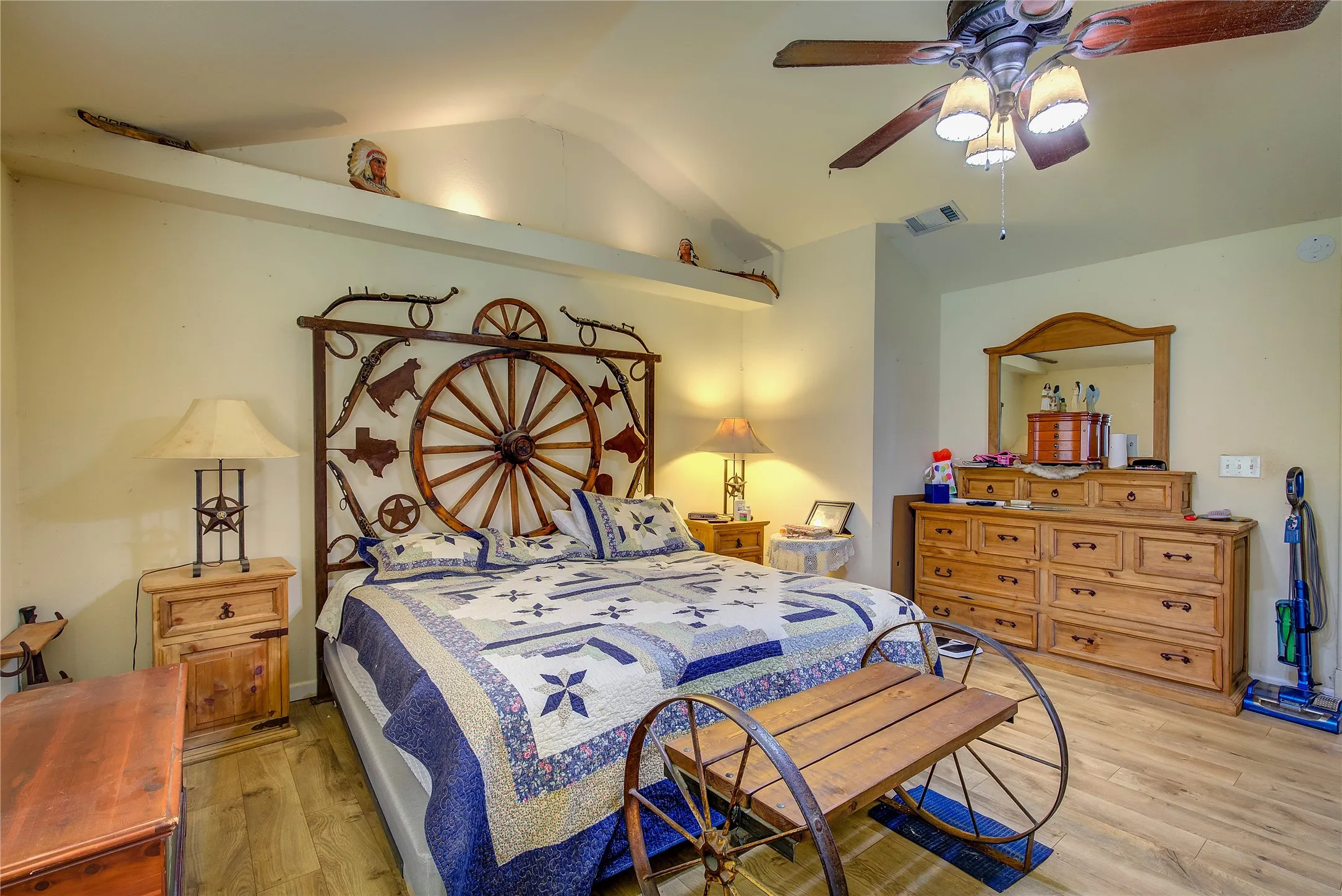 Single Family Residence For Sale in Hunt County , 6402 Joe Ramsey Boulevard S, Greenville, Texas 75402, 3 Bedroom, 2 Bathroom, Garage spaces, 1,408 Sqft, built in 1975, mls#21416872, Real Estate Agent in Greenville, Homes For Sale in Hunt county, Homes For Sale in Greenville, Realtor in Greenville Texas, Real Estate Brokerage Independent Realty Texas, Luminita Cordes Realtor
