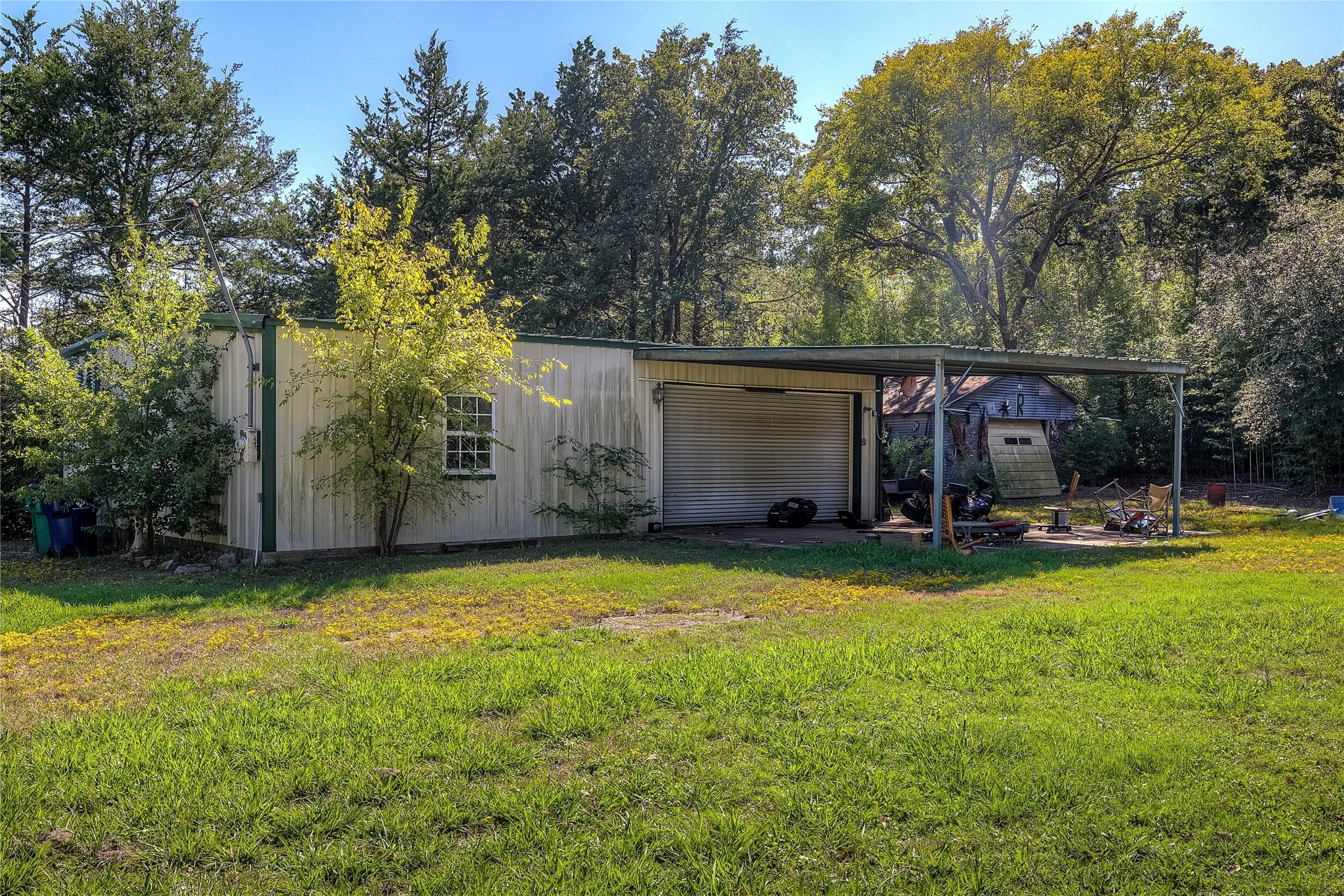 Single Family Residence For Sale in Hunt County , 6402 Joe Ramsey Boulevard S, Greenville, Texas 75402, 3 Bedroom, 2 Bathroom, Garage spaces, 1,408 Sqft, built in 1975, mls#21416872, Real Estate Agent in Greenville, Homes For Sale in Hunt county, Homes For Sale in Greenville, Realtor in Greenville Texas, Real Estate Brokerage Independent Realty Texas, Luminita Cordes Realtor