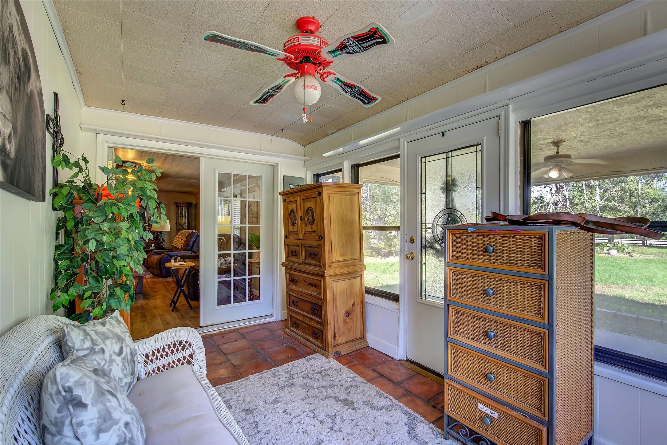 Single Family Residence For Sale in Hunt County , 6402 Joe Ramsey Boulevard S, Greenville, Texas 75402, 3 Bedroom, 2 Bathroom, Garage spaces, 1,408 Sqft, built in 1975, mls#21416872, Real Estate Agent in Greenville, Homes For Sale in Hunt county, Homes For Sale in Greenville, Realtor in Greenville Texas, Real Estate Brokerage Independent Realty Texas, Luminita Cordes Realtor