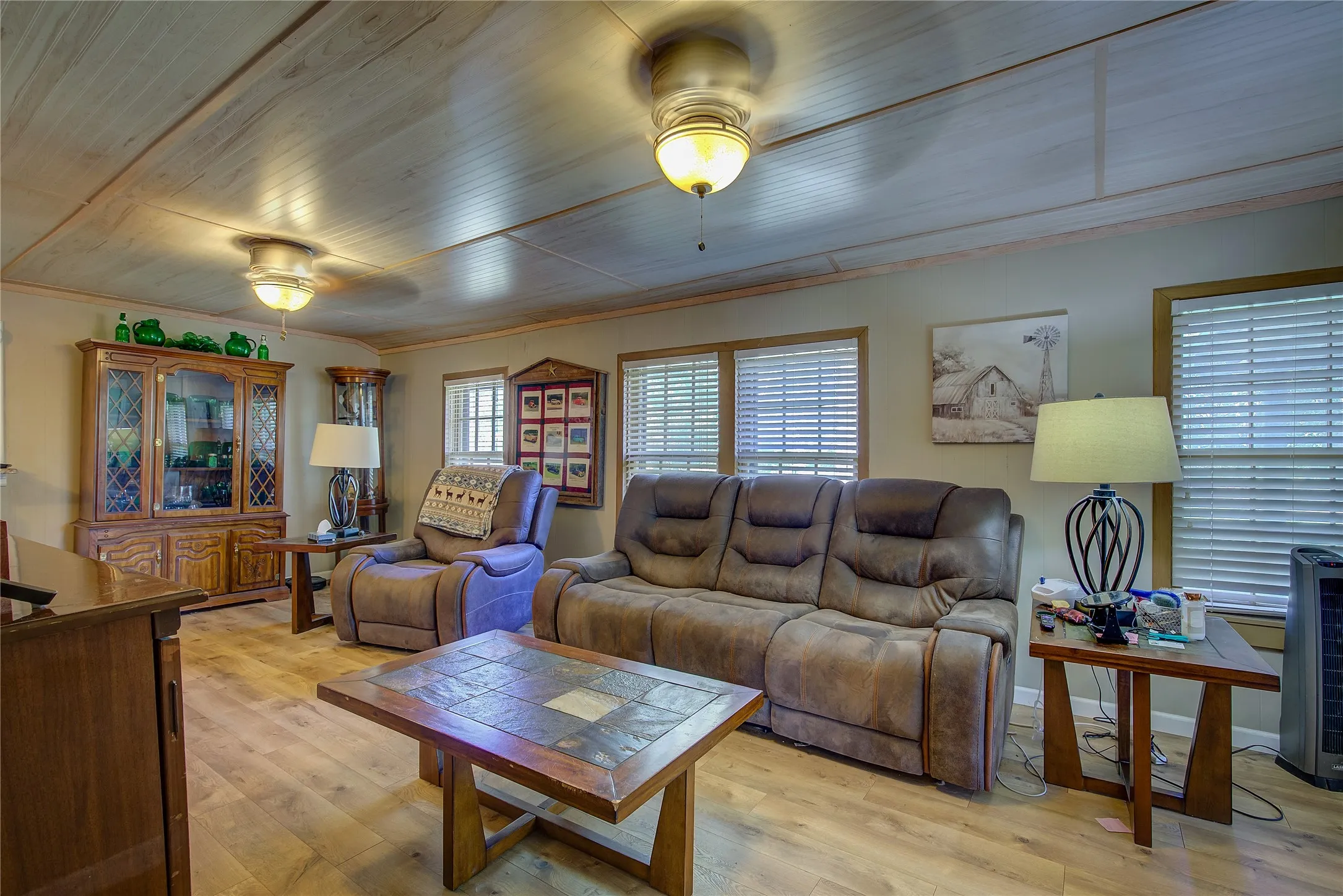 Single Family Residence For Sale in Hunt County , 6402 Joe Ramsey Boulevard S, Greenville, Texas 75402, 3 Bedroom, 2 Bathroom, Garage spaces, 1,408 Sqft, built in 1975, mls#21416872, Real Estate Agent in Greenville, Homes For Sale in Hunt county, Homes For Sale in Greenville, Realtor in Greenville Texas, Real Estate Brokerage Independent Realty Texas, Luminita Cordes Realtor