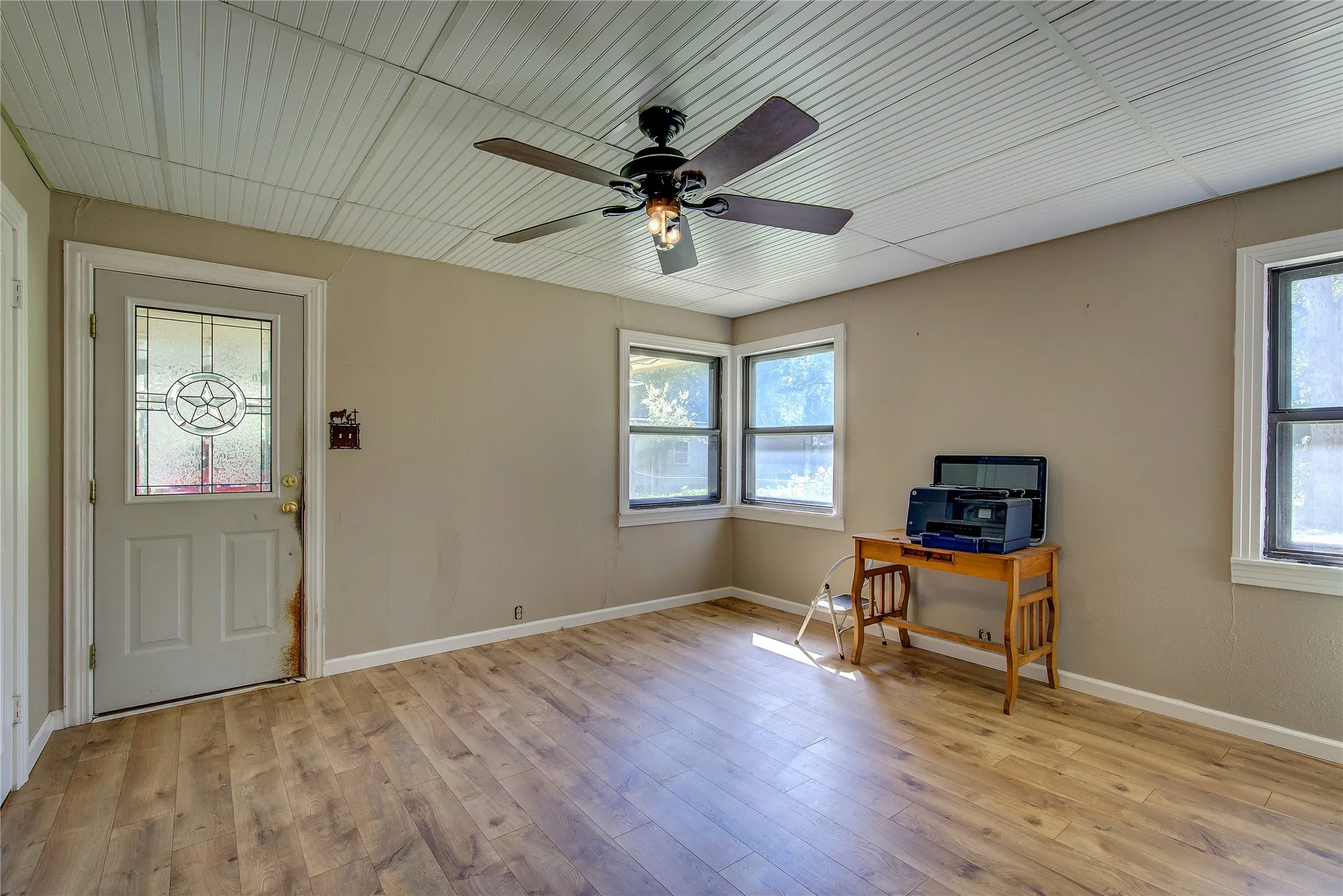 Single Family Residence For Sale in Hunt County , 6402 Joe Ramsey Boulevard S, Greenville, Texas 75402, 3 Bedroom, 2 Bathroom, Garage spaces, 1,408 Sqft, built in 1975, mls#21416872, Real Estate Agent in Greenville, Homes For Sale in Hunt county, Homes For Sale in Greenville, Realtor in Greenville Texas, Real Estate Brokerage Independent Realty Texas, Luminita Cordes Realtor
