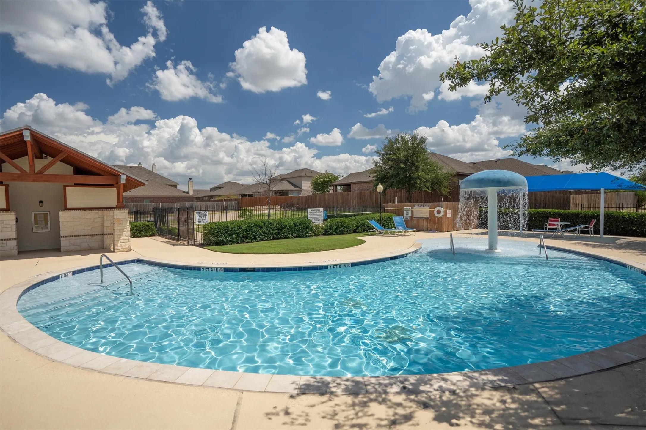 Single Family Residence For Sale in Tarrant County , 4033 Lazy River Ranch Road, Fort Worth, Texas 76262, 3 Bedroom, 2 Bathroom, 2 Garage spaces, 1,808 Sqft, built in 2013, mls#21411762, Real Estate Agent in Fort Worth, Homes For Sale in Tarrant county, Homes For Sale in Fort Worth, Realtor in Fort Worth Texas, Real Estate Brokerage Independent Realty Texas, Luminita Cordes Realtor