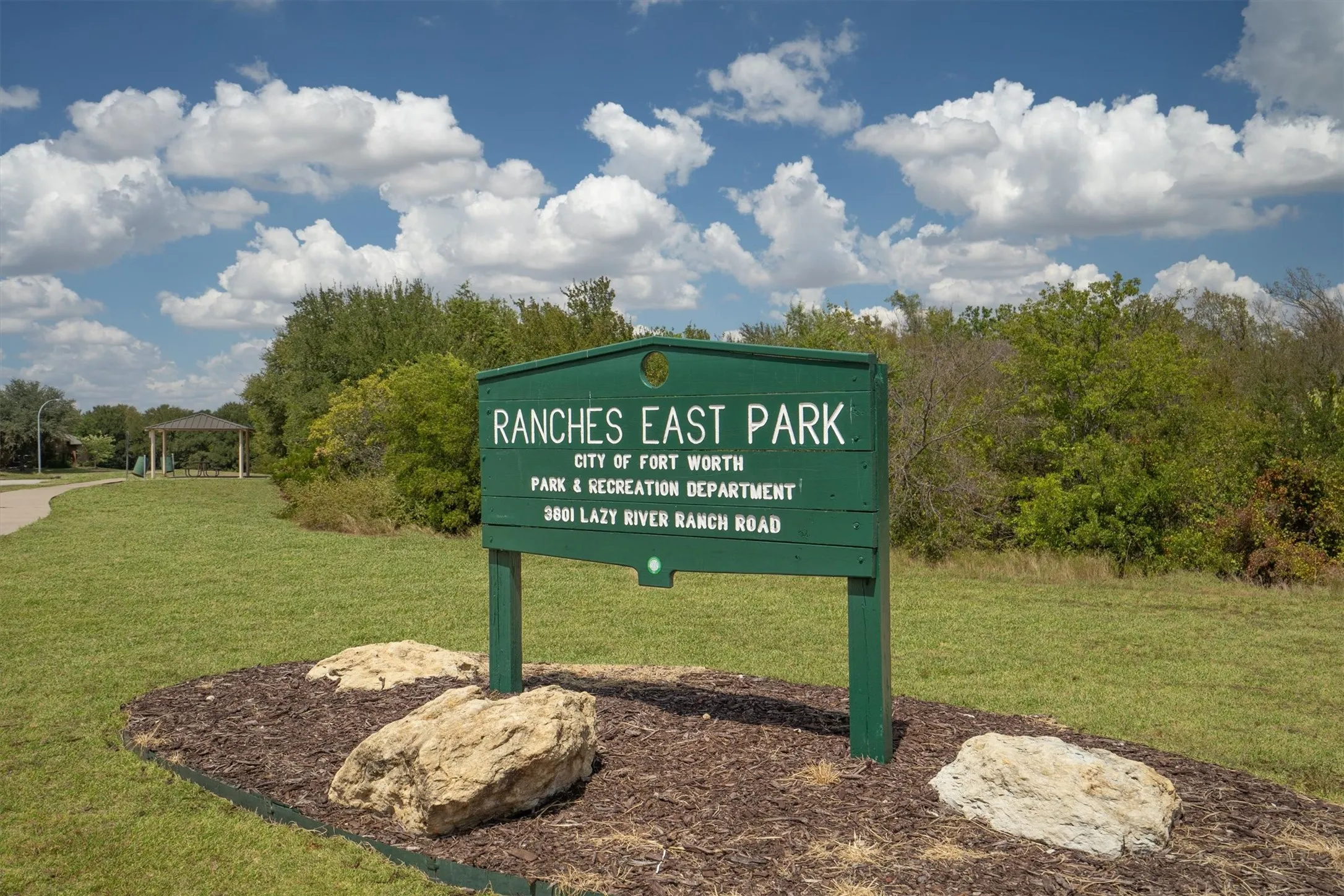 Single Family Residence For Sale in Tarrant County , 4033 Lazy River Ranch Road, Fort Worth, Texas 76262, 3 Bedroom, 2 Bathroom, 2 Garage spaces, 1,808 Sqft, built in 2013, mls#21411762, Real Estate Agent in Fort Worth, Homes For Sale in Tarrant county, Homes For Sale in Fort Worth, Realtor in Fort Worth Texas, Real Estate Brokerage Independent Realty Texas, Luminita Cordes Realtor