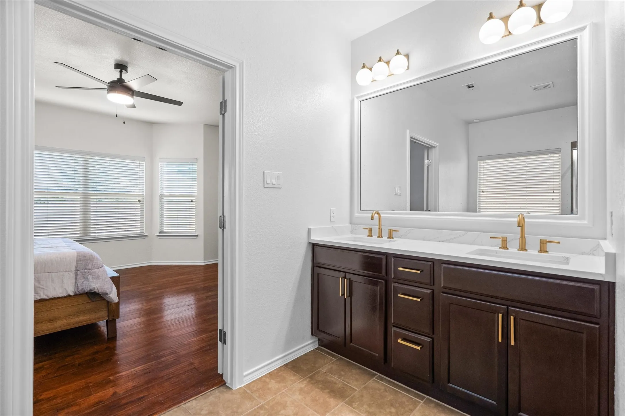 Single Family Residence For Sale in Tarrant County , 4033 Lazy River Ranch Road, Fort Worth, Texas 76262, 3 Bedroom, 2 Bathroom, 2 Garage spaces, 1,808 Sqft, built in 2013, mls#21411762, Real Estate Agent in Fort Worth, Homes For Sale in Tarrant county, Homes For Sale in Fort Worth, Realtor in Fort Worth Texas, Real Estate Brokerage Independent Realty Texas, Luminita Cordes Realtor