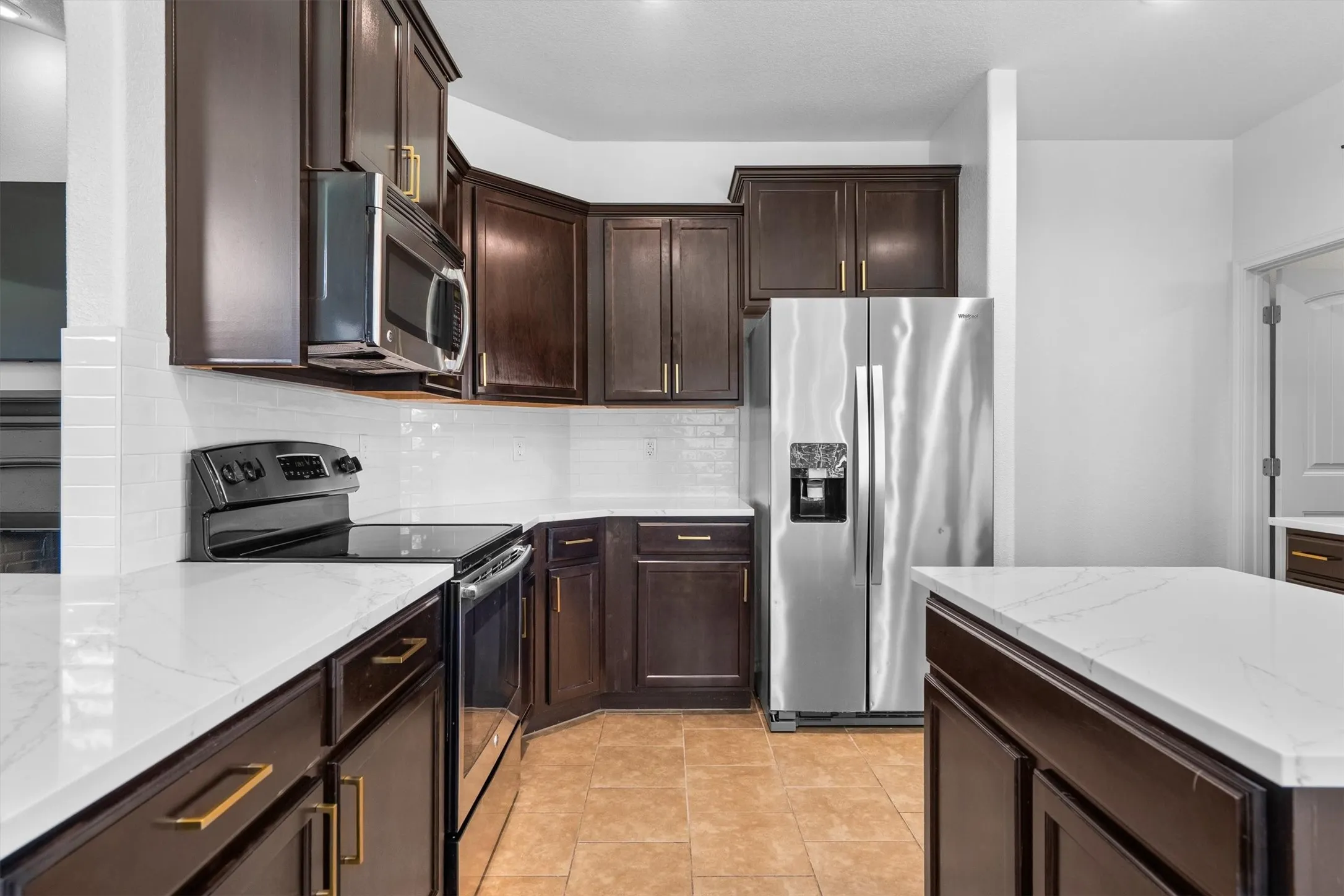 Single Family Residence For Sale in Tarrant County , 4033 Lazy River Ranch Road, Fort Worth, Texas 76262, 3 Bedroom, 2 Bathroom, 2 Garage spaces, 1,808 Sqft, built in 2013, mls#21411762, Real Estate Agent in Fort Worth, Homes For Sale in Tarrant county, Homes For Sale in Fort Worth, Realtor in Fort Worth Texas, Real Estate Brokerage Independent Realty Texas, Luminita Cordes Realtor