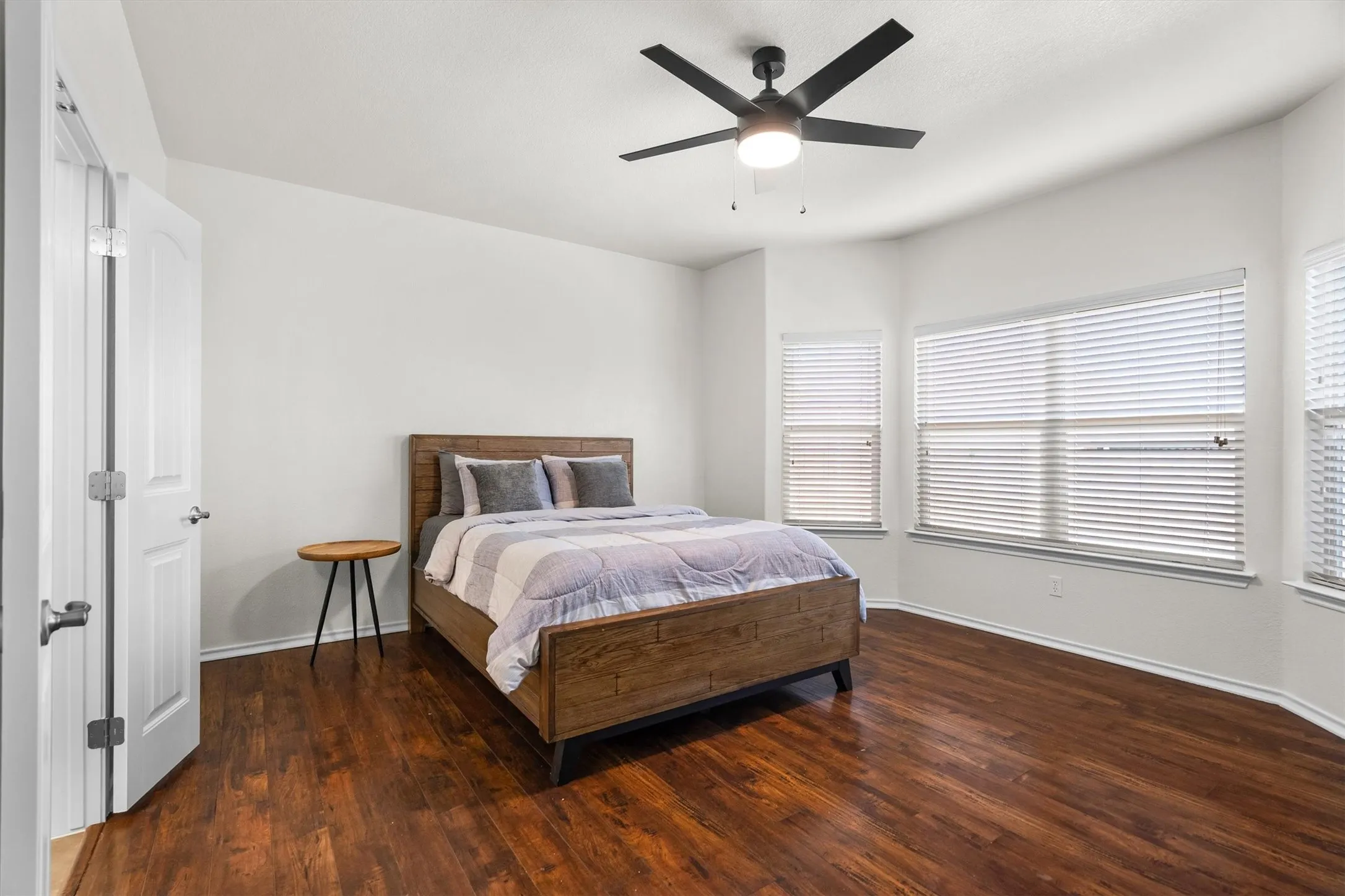 Single Family Residence For Sale in Tarrant County , 4033 Lazy River Ranch Road, Fort Worth, Texas 76262, 3 Bedroom, 2 Bathroom, 2 Garage spaces, 1,808 Sqft, built in 2013, mls#21411762, Real Estate Agent in Fort Worth, Homes For Sale in Tarrant county, Homes For Sale in Fort Worth, Realtor in Fort Worth Texas, Real Estate Brokerage Independent Realty Texas, Luminita Cordes Realtor