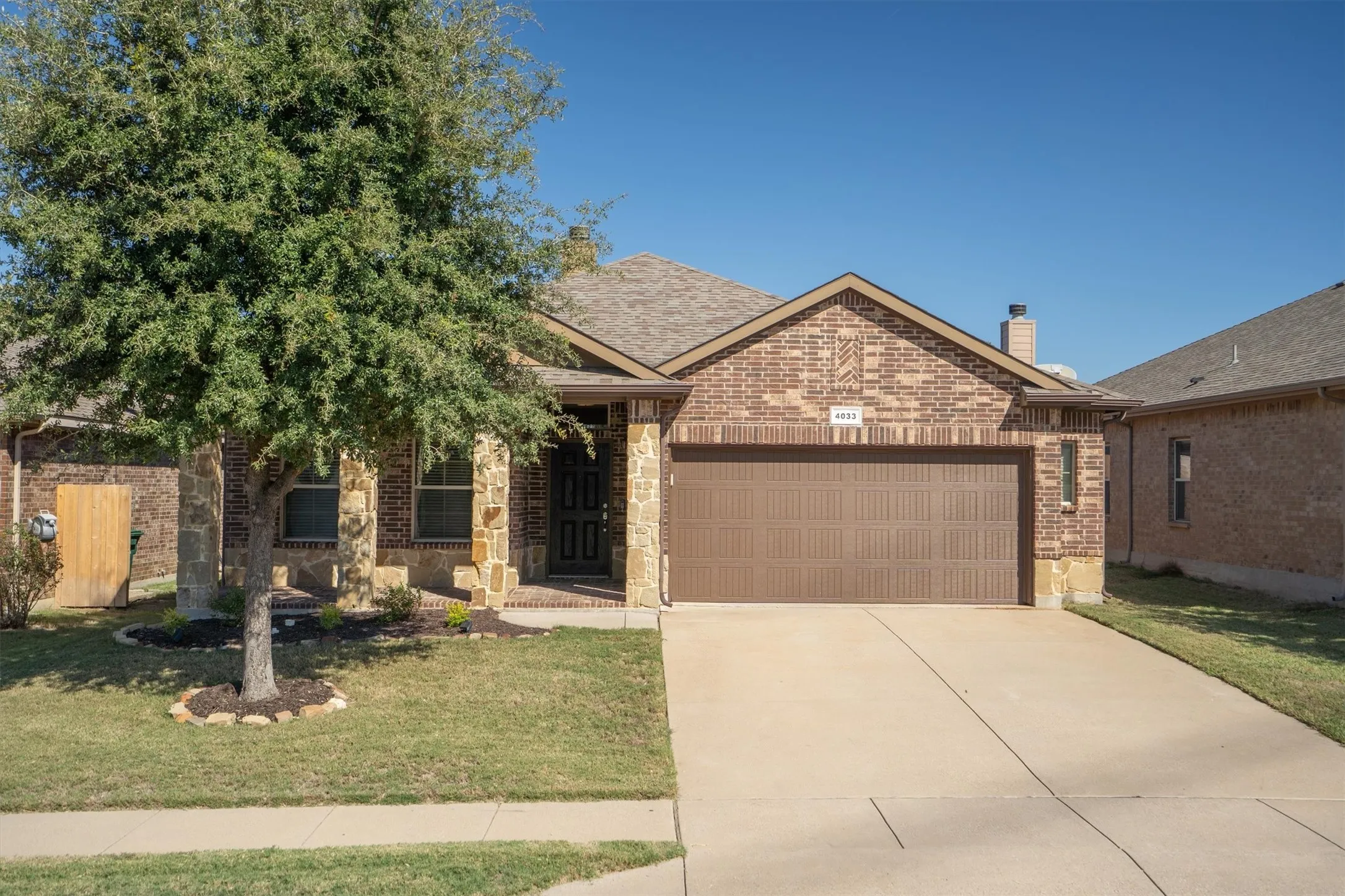 Single Family Residence For Sale in Tarrant County , 4033 Lazy River Ranch Road, Fort Worth, Texas 76262, 3 Bedroom, 2 Bathroom, 2 Garage spaces, 1,808 Sqft, built in 2013, mls#21411762, Real Estate Agent in Fort Worth, Homes For Sale in Tarrant county, Homes For Sale in Fort Worth, Realtor in Fort Worth Texas, Real Estate Brokerage Independent Realty Texas, Luminita Cordes Realtor