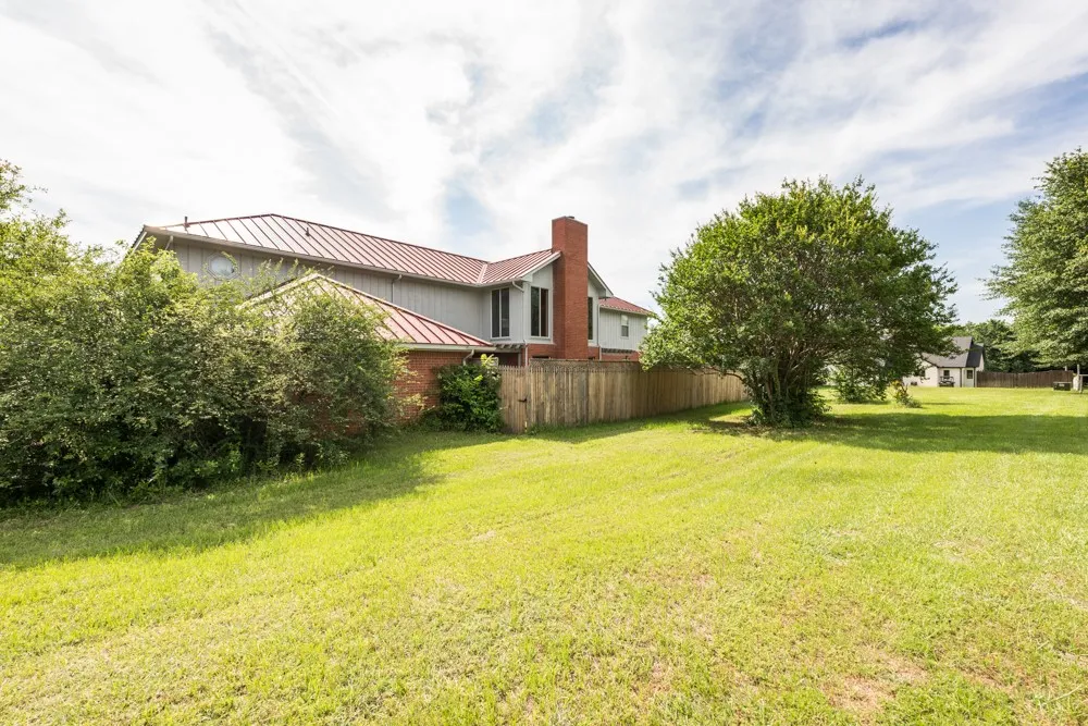 Single Family Residence For Sale in Denton County , 9554 David Fort Road, Argyle, Texas 76226, 4 Bedroom, 3 Bathroom, 2 Garage spaces, 4,000 Sqft, built in 1996, mls#21418326, Real Estate Agent in Argyle, Homes For Sale in Denton county, Homes For Sale in Argyle, Realtor in Argyle Texas, Real Estate Brokerage Independent Realty Texas, Luminita Cordes Realtor