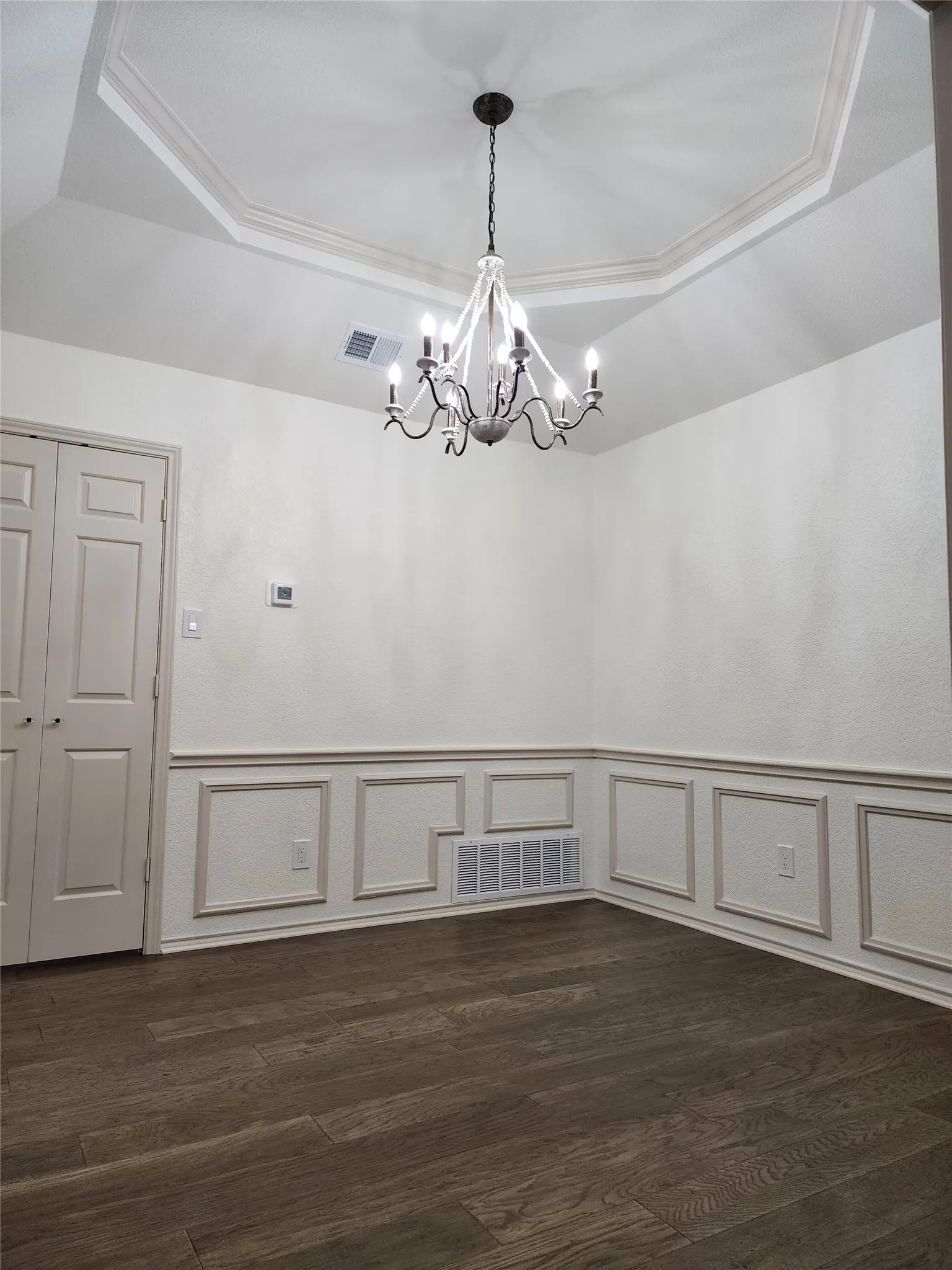 Single Family Residence For Rent in Tarrant County , 10108 Regent Row Street, Benbrook, Texas 76126, 3 Bedroom, 2 Bathroom, 2 Garage spaces, 1,813 Sqft, built in 1984, mls#21417794, Real Estate Agent in Benbrook, Homes For Rent in Tarrant county, Homes For Rent in Benbrook, Realtor in Benbrook Texas, Real Estate Brokerage Independent Realty Texas, Luminita Cordes Realtor