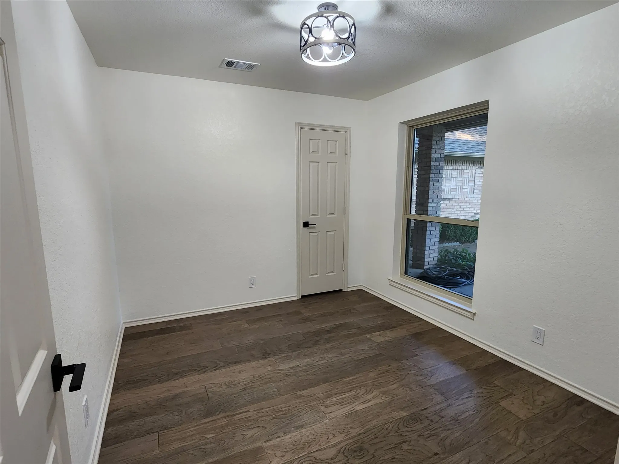 Single Family Residence For Rent in Tarrant County , 10108 Regent Row Street, Benbrook, Texas 76126, 3 Bedroom, 2 Bathroom, 2 Garage spaces, 1,813 Sqft, built in 1984, mls#21417794, Real Estate Agent in Benbrook, Homes For Rent in Tarrant county, Homes For Rent in Benbrook, Realtor in Benbrook Texas, Real Estate Brokerage Independent Realty Texas, Luminita Cordes Realtor