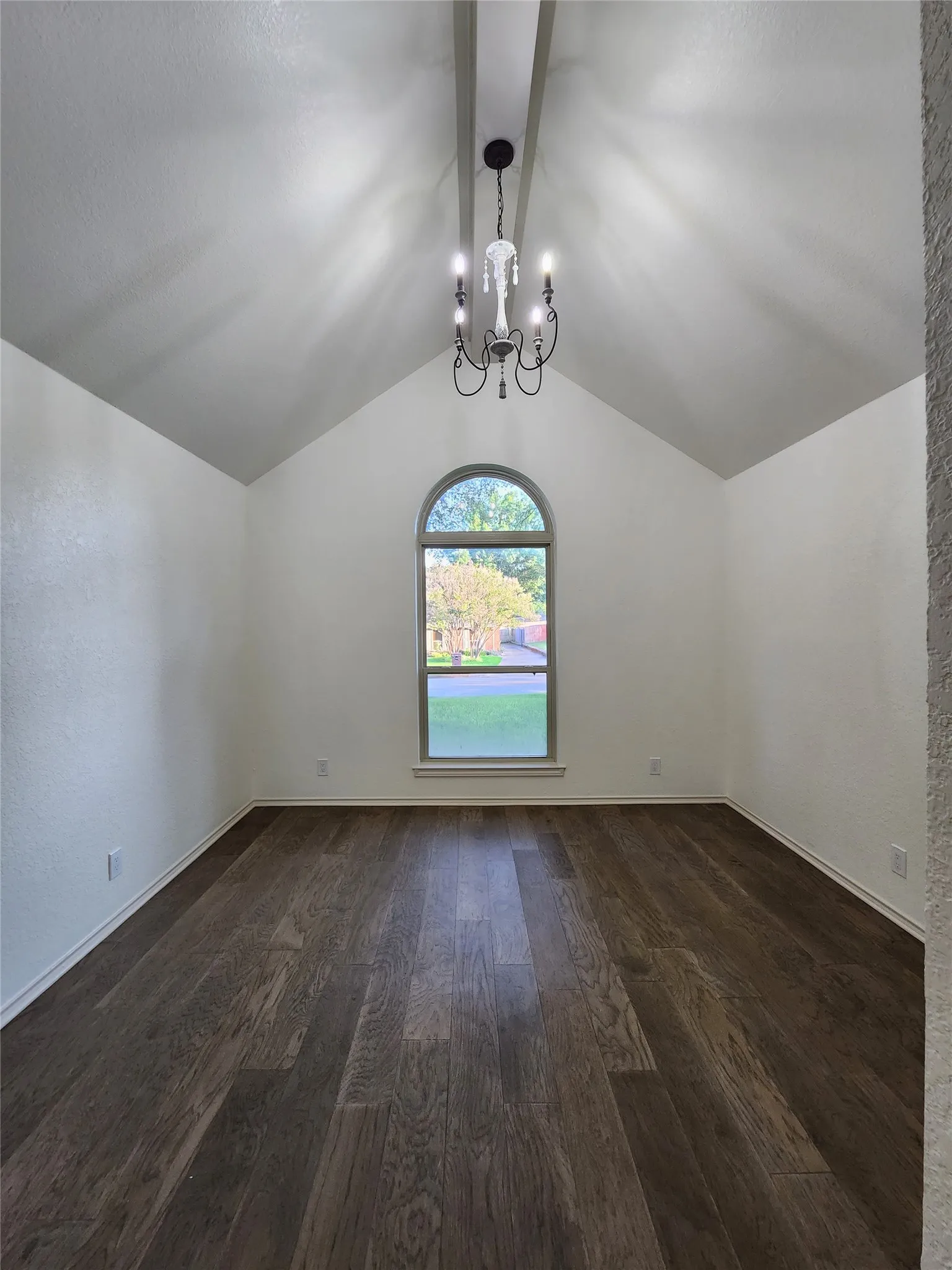 Single Family Residence For Rent in Tarrant County , 10108 Regent Row Street, Benbrook, Texas 76126, 3 Bedroom, 2 Bathroom, 2 Garage spaces, 1,813 Sqft, built in 1984, mls#21417794, Real Estate Agent in Benbrook, Homes For Rent in Tarrant county, Homes For Rent in Benbrook, Realtor in Benbrook Texas, Real Estate Brokerage Independent Realty Texas, Luminita Cordes Realtor