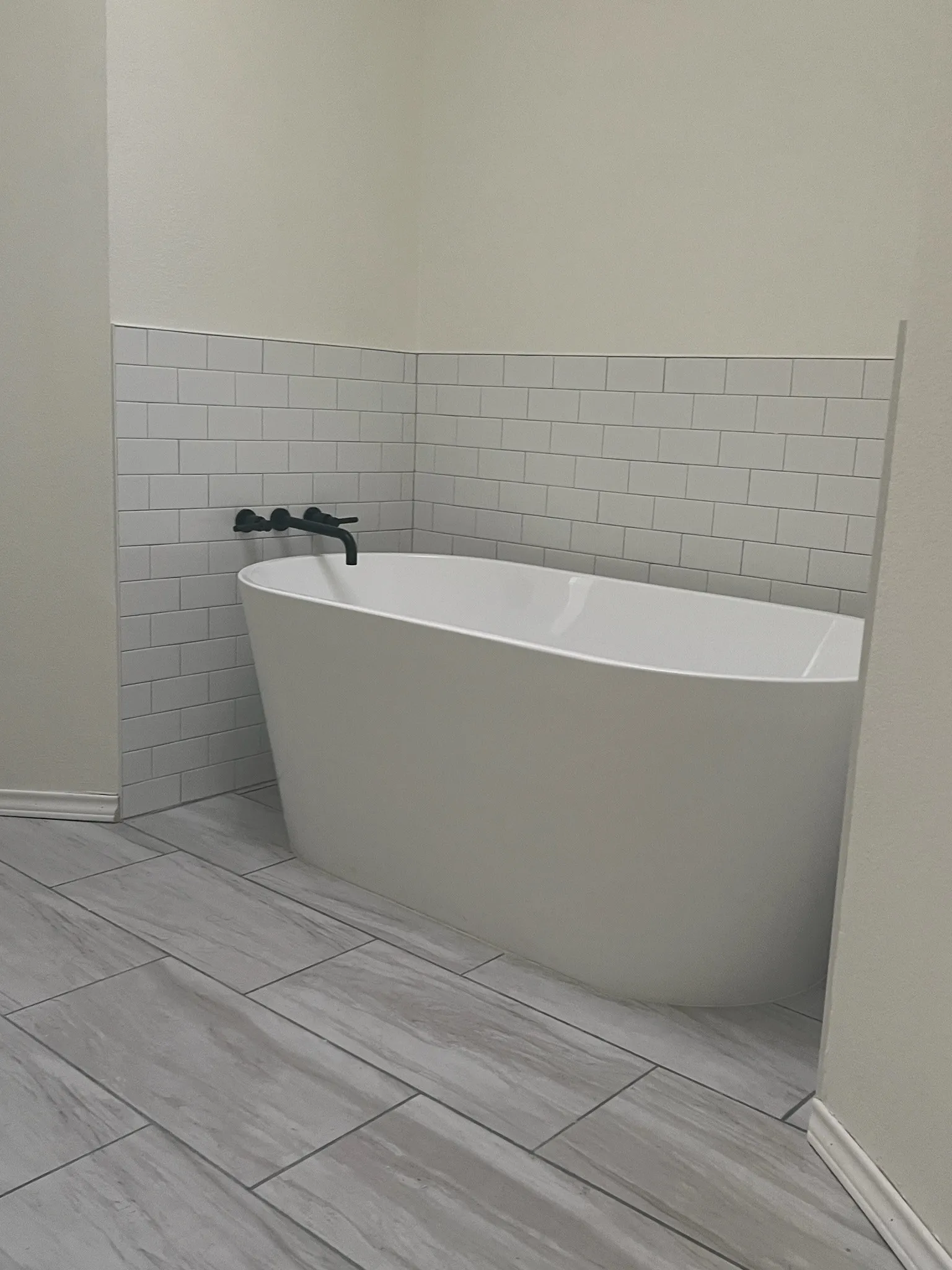 Single Family Residence For Rent in Tarrant County , 10108 Regent Row Street, Benbrook, Texas 76126, 3 Bedroom, 2 Bathroom, 2 Garage spaces, 1,813 Sqft, built in 1984, mls#21417794, Real Estate Agent in Benbrook, Homes For Rent in Tarrant county, Homes For Rent in Benbrook, Realtor in Benbrook Texas, Real Estate Brokerage Independent Realty Texas, Luminita Cordes Realtor