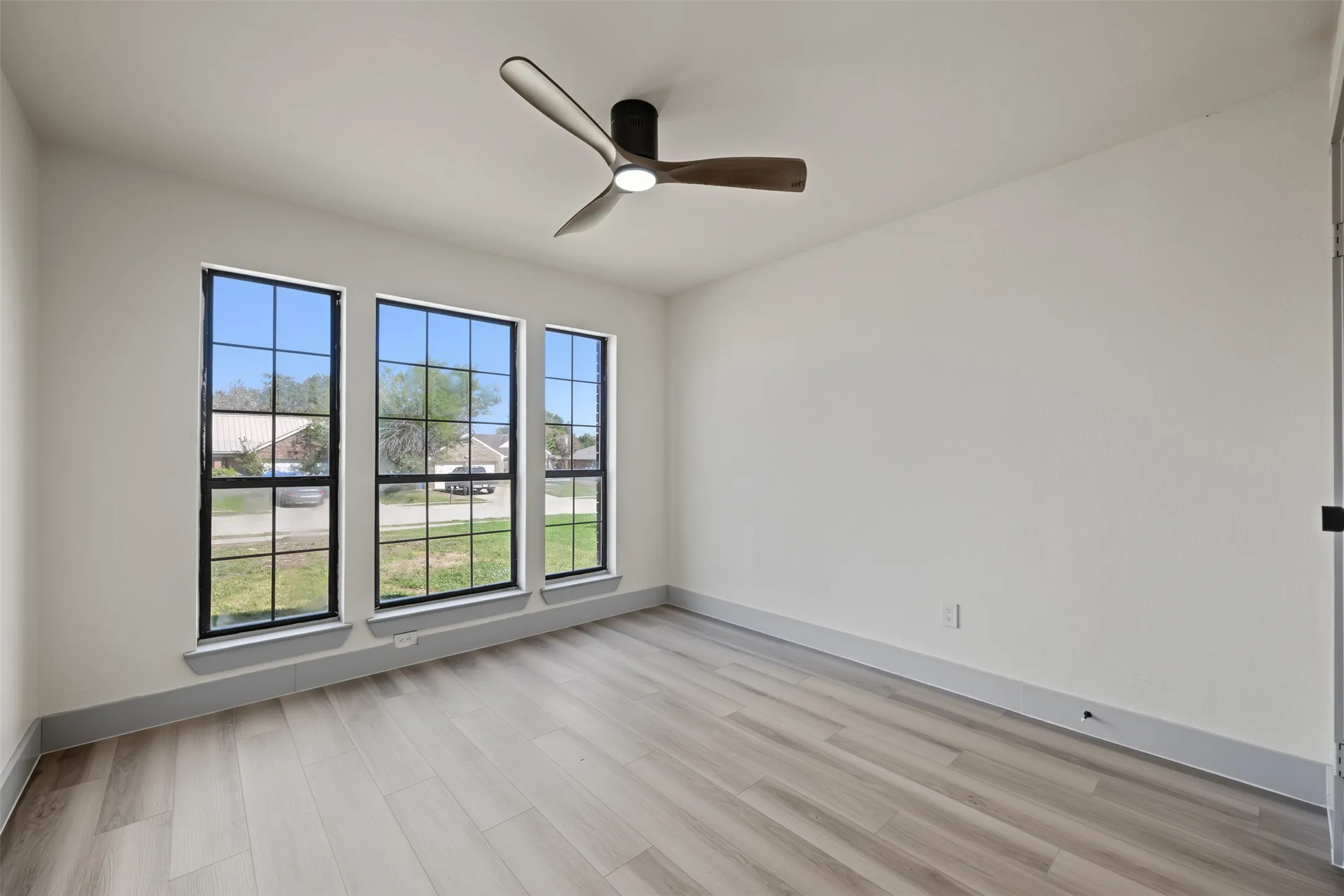 Single Family Residence For Sale in Denton County , 5317 Colonial Drive, Flower Mound, Texas 75028, 3 Bedroom, 2 Bathroom, 2 Garage spaces, 1,645 Sqft, built in 1985, mls#21416628, Real Estate Agent in Flower Mound, Homes For Sale in Denton county, Homes For Sale in Flower Mound, Realtor in Flower Mound Texas, Real Estate Brokerage Independent Realty Texas, Luminita Cordes Realtor