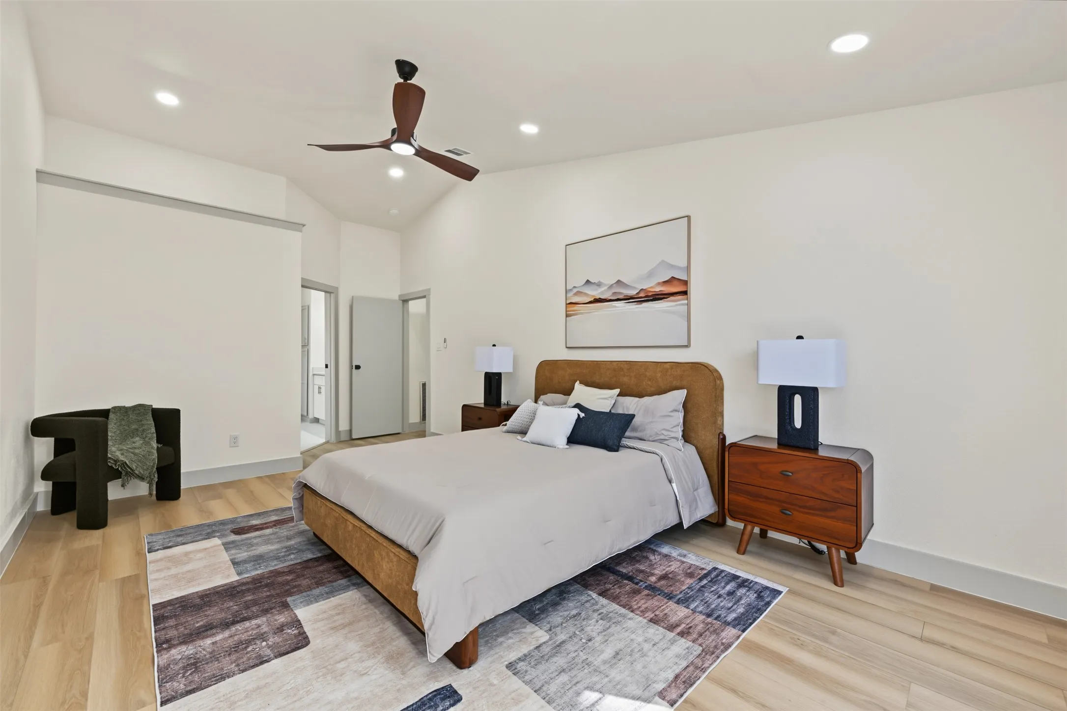 Single Family Residence For Sale in Denton County , 5317 Colonial Drive, Flower Mound, Texas 75028, 3 Bedroom, 2 Bathroom, 2 Garage spaces, 1,645 Sqft, built in 1985, mls#21416628, Real Estate Agent in Flower Mound, Homes For Sale in Denton county, Homes For Sale in Flower Mound, Realtor in Flower Mound Texas, Real Estate Brokerage Independent Realty Texas, Luminita Cordes Realtor