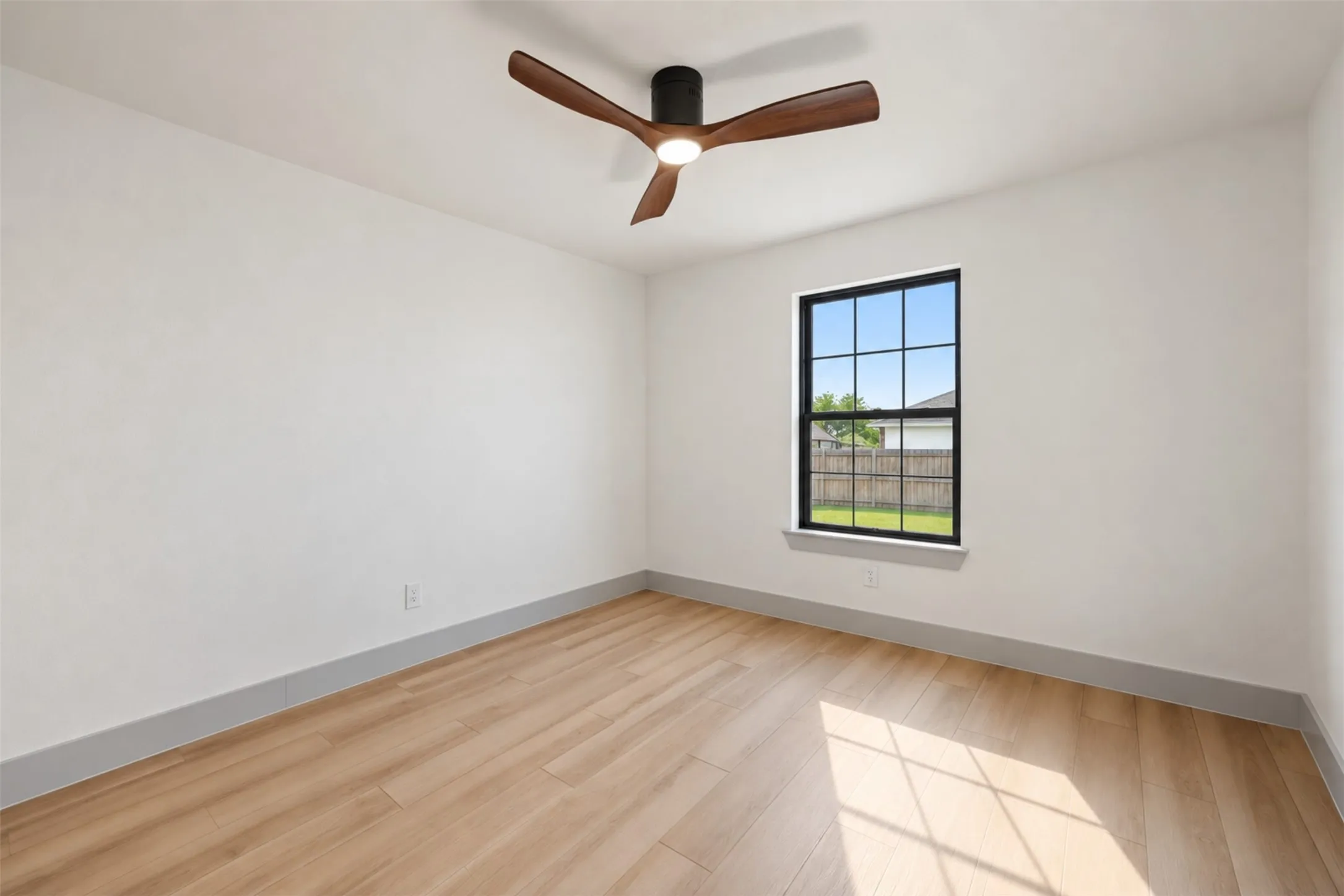 Single Family Residence For Sale in Denton County , 5317 Colonial Drive, Flower Mound, Texas 75028, 3 Bedroom, 2 Bathroom, 2 Garage spaces, 1,645 Sqft, built in 1985, mls#21416628, Real Estate Agent in Flower Mound, Homes For Sale in Denton county, Homes For Sale in Flower Mound, Realtor in Flower Mound Texas, Real Estate Brokerage Independent Realty Texas, Luminita Cordes Realtor