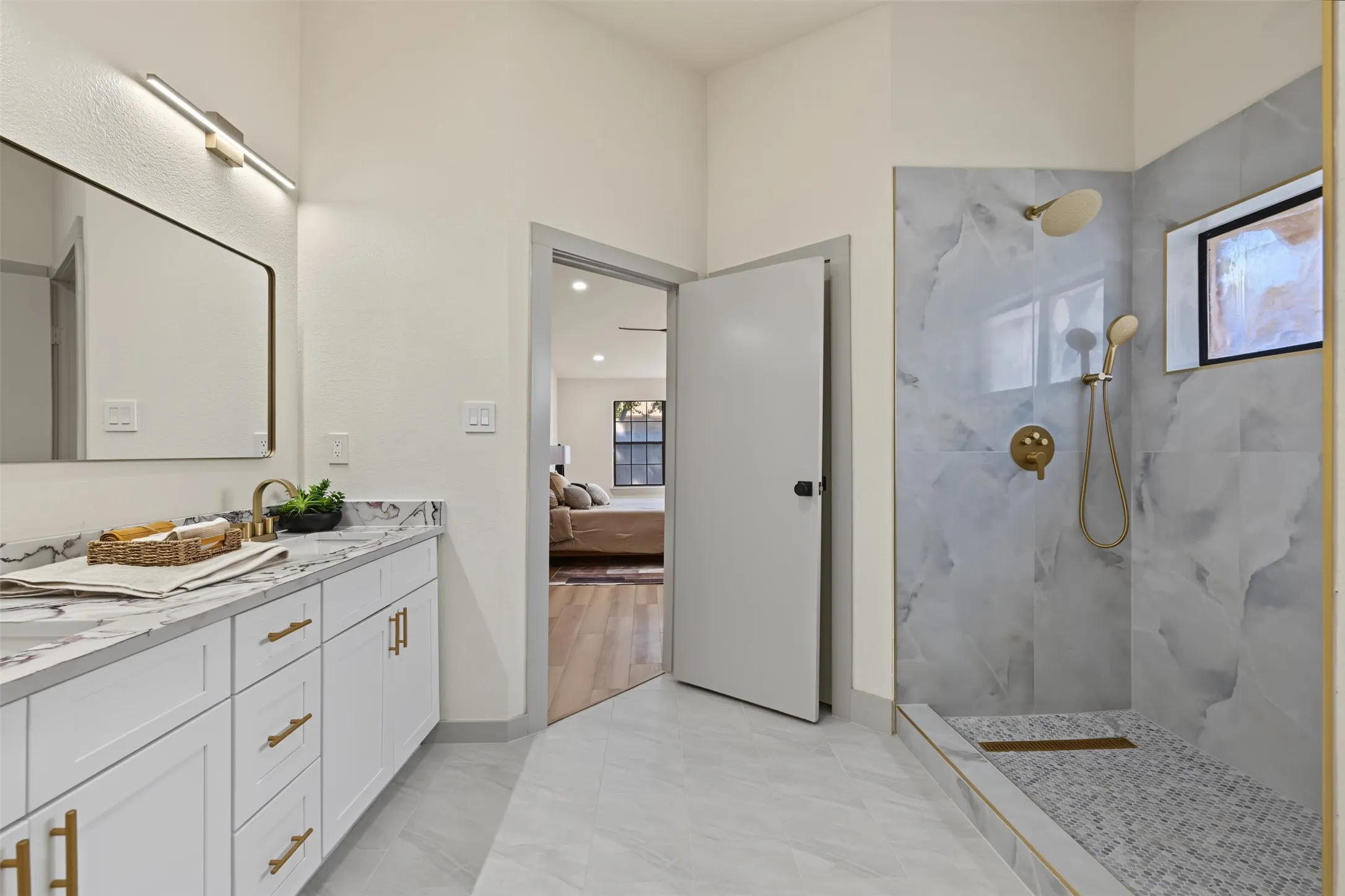 Single Family Residence For Sale in Denton County , 5317 Colonial Drive, Flower Mound, Texas 75028, 3 Bedroom, 2 Bathroom, 2 Garage spaces, 1,645 Sqft, built in 1985, mls#21416628, Real Estate Agent in Flower Mound, Homes For Sale in Denton county, Homes For Sale in Flower Mound, Realtor in Flower Mound Texas, Real Estate Brokerage Independent Realty Texas, Luminita Cordes Realtor