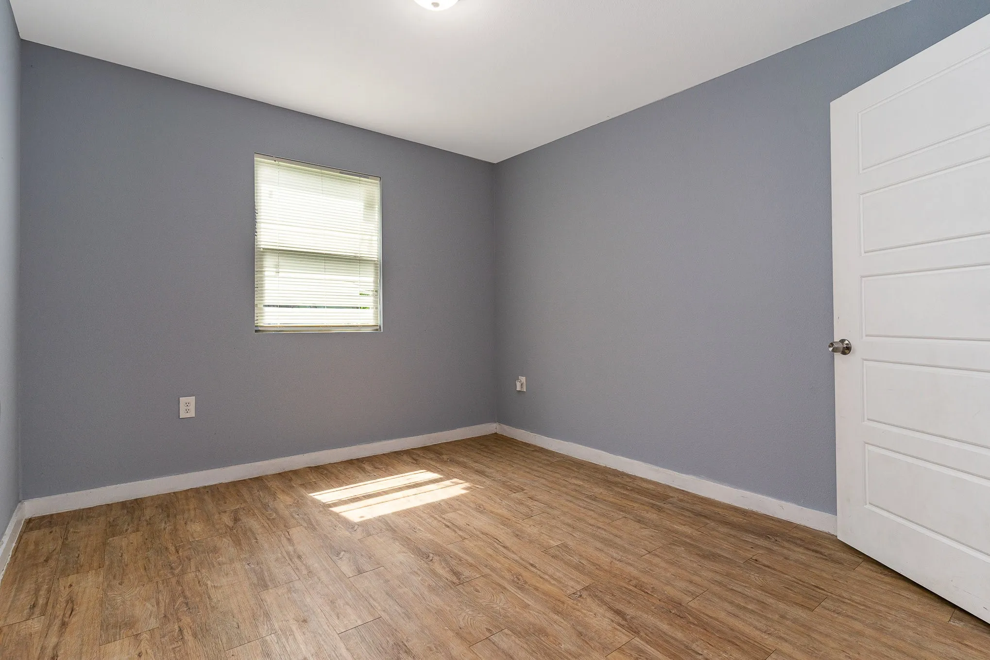 Single Family Residence For Rent in Dallas County , 4621 Owenwood Avenue, Dallas, Texas 75223, 4 Bedroom, 2 Bathroom, Garage spaces, 1,497 Sqft, built in 1940, mls#21418421, Real Estate Agent in Dallas, Homes For Rent in Dallas county, Homes For Rent in Dallas, Realtor in Dallas Texas, Real Estate Brokerage Independent Realty Texas, Luminita Cordes Realtor