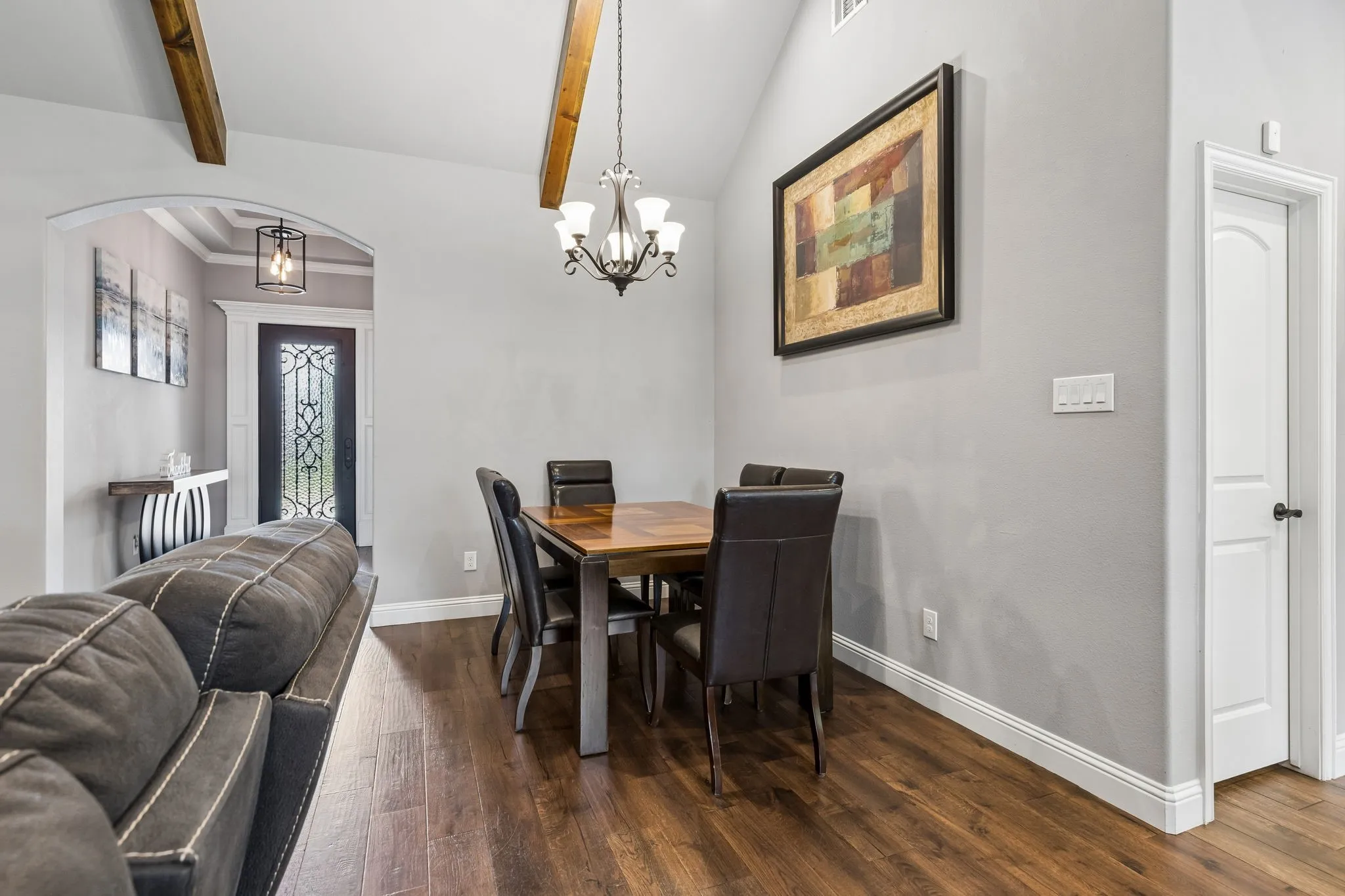 Single Family Residence For Rent in Denton County , 101 Sycamore Lane, Roanoke, Texas 76262, 3 Bedroom, 3 Bathroom, 3 Garage spaces, 2,319 Sqft, built in 2019, mls#21418442, Real Estate Agent in Roanoke, Homes For Rent in Denton county, Homes For Rent in Roanoke, Realtor in Roanoke Texas, Real Estate Brokerage Independent Realty Texas, Luminita Cordes Realtor
