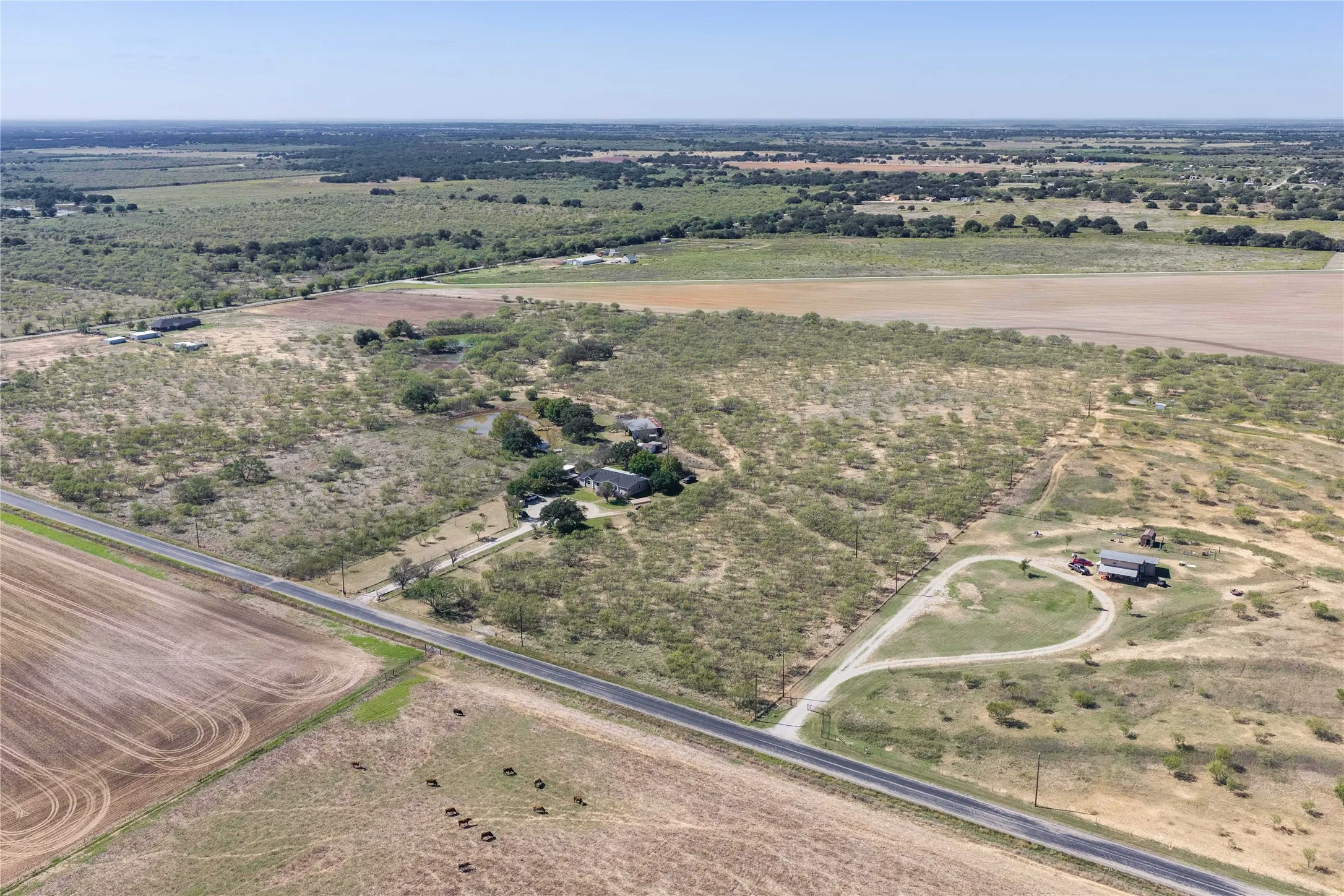 Mobile Home For Sale in Brown County , 1700 County Road 153, Brownwood, Texas 76801, 3 Bedroom, 2 Bathroom, Garage spaces, 2,376 Sqft, built in 2001, mls#21415783, Real Estate Agent in Brownwood, Homes For Sale in Brown county, Homes For Sale in Brownwood, Realtor in Brownwood Texas, Real Estate Brokerage Independent Realty Texas, Luminita Cordes Realtor