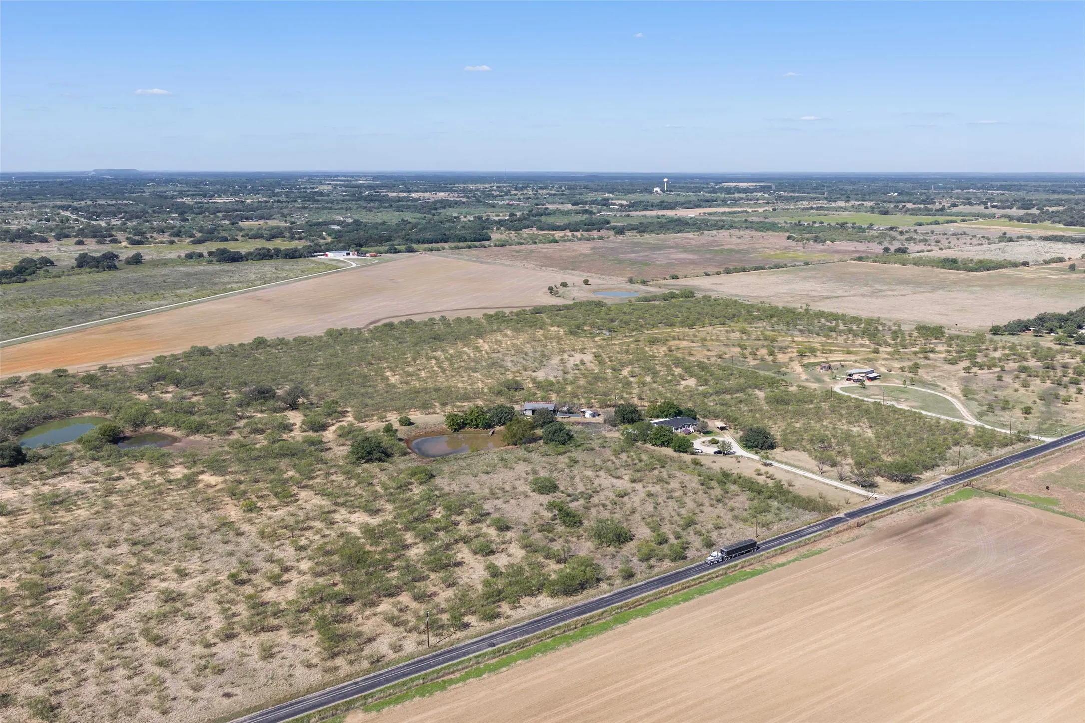 Mobile Home For Sale in Brown County , 1700 County Road 153, Brownwood, Texas 76801, 3 Bedroom, 2 Bathroom, Garage spaces, 2,376 Sqft, built in 2001, mls#21415783, Real Estate Agent in Brownwood, Homes For Sale in Brown county, Homes For Sale in Brownwood, Realtor in Brownwood Texas, Real Estate Brokerage Independent Realty Texas, Luminita Cordes Realtor