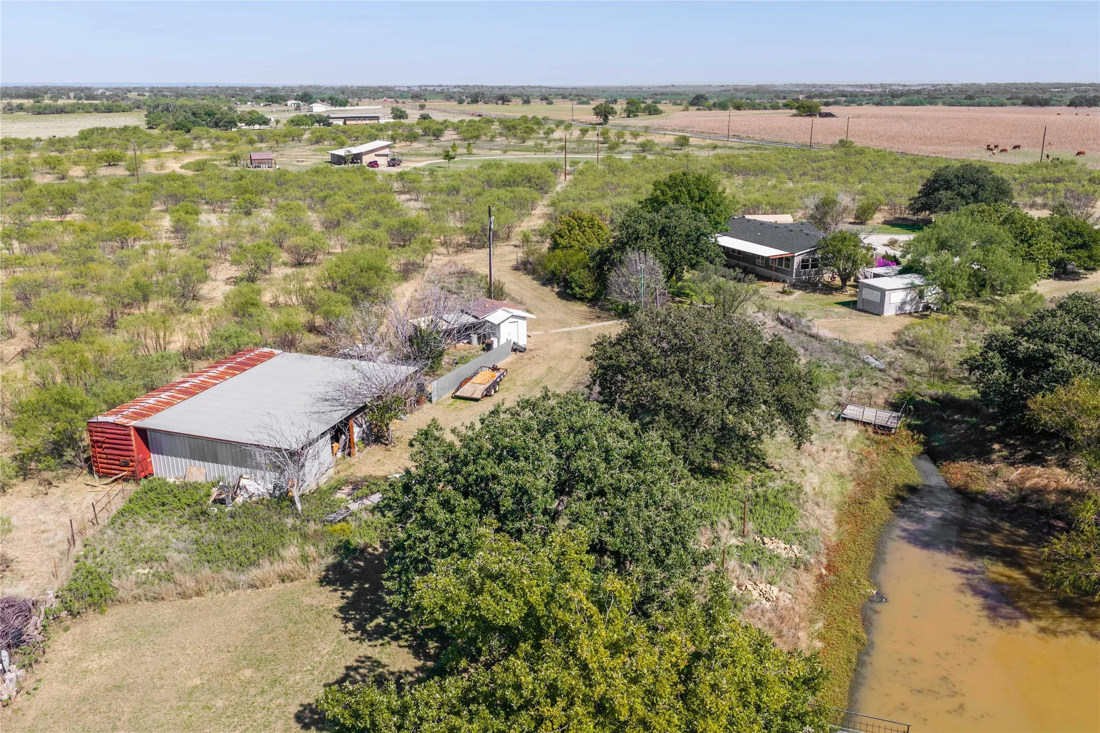 Mobile Home For Sale in Brown County , 1700 County Road 153, Brownwood, Texas 76801, 3 Bedroom, 2 Bathroom, Garage spaces, 2,376 Sqft, built in 2001, mls#21415783, Real Estate Agent in Brownwood, Homes For Sale in Brown county, Homes For Sale in Brownwood, Realtor in Brownwood Texas, Real Estate Brokerage Independent Realty Texas, Luminita Cordes Realtor