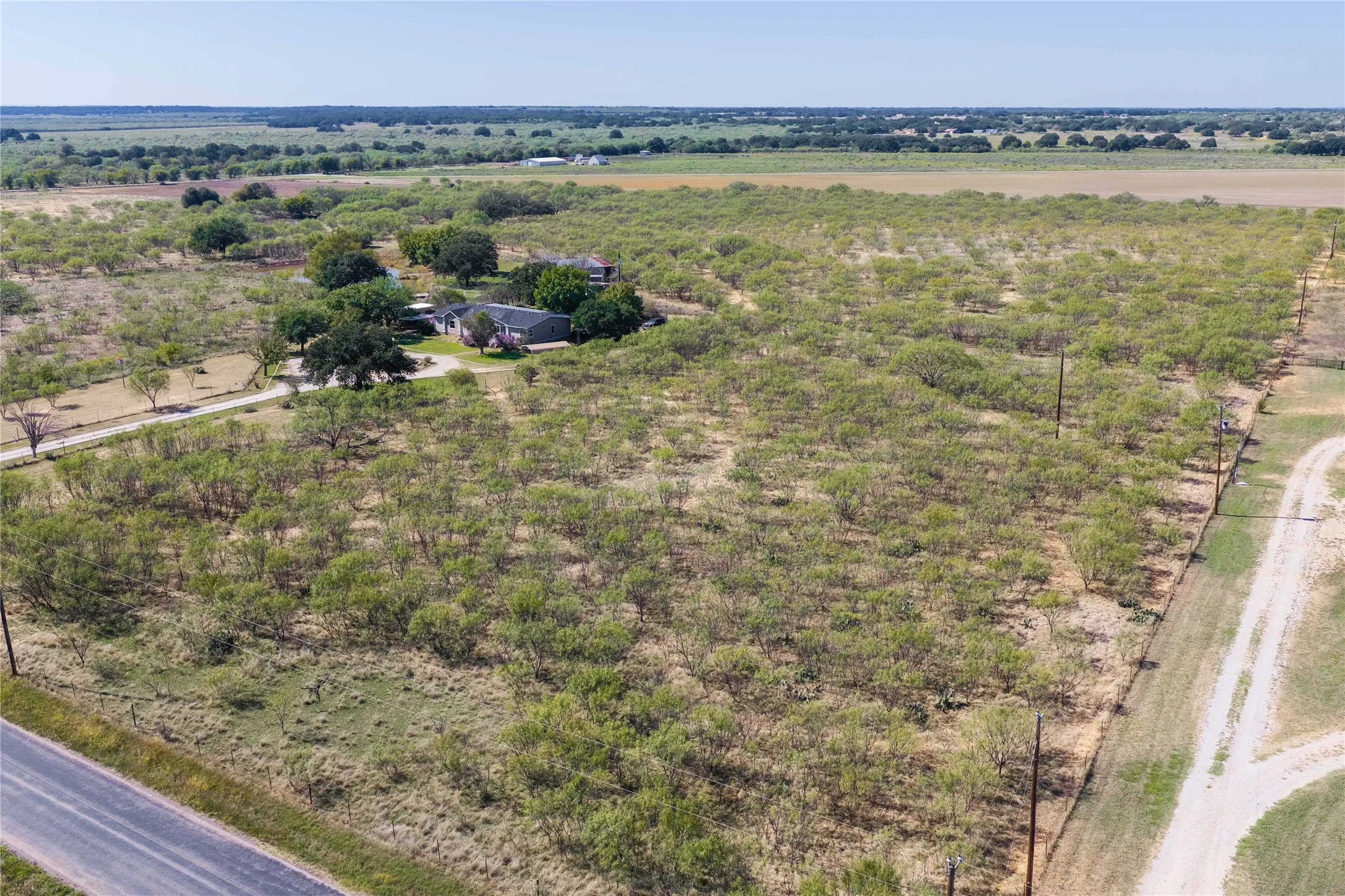 Mobile Home For Sale in Brown County , 1700 County Road 153, Brownwood, Texas 76801, 3 Bedroom, 2 Bathroom, Garage spaces, 2,376 Sqft, built in 2001, mls#21415783, Real Estate Agent in Brownwood, Homes For Sale in Brown county, Homes For Sale in Brownwood, Realtor in Brownwood Texas, Real Estate Brokerage Independent Realty Texas, Luminita Cordes Realtor