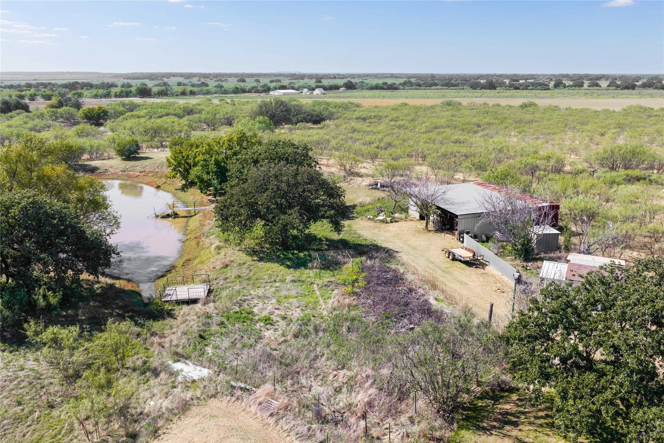 Mobile Home For Sale in Brown County , 1700 County Road 153, Brownwood, Texas 76801, 3 Bedroom, 2 Bathroom, Garage spaces, 2,376 Sqft, built in 2001, mls#21415783, Real Estate Agent in Brownwood, Homes For Sale in Brown county, Homes For Sale in Brownwood, Realtor in Brownwood Texas, Real Estate Brokerage Independent Realty Texas, Luminita Cordes Realtor